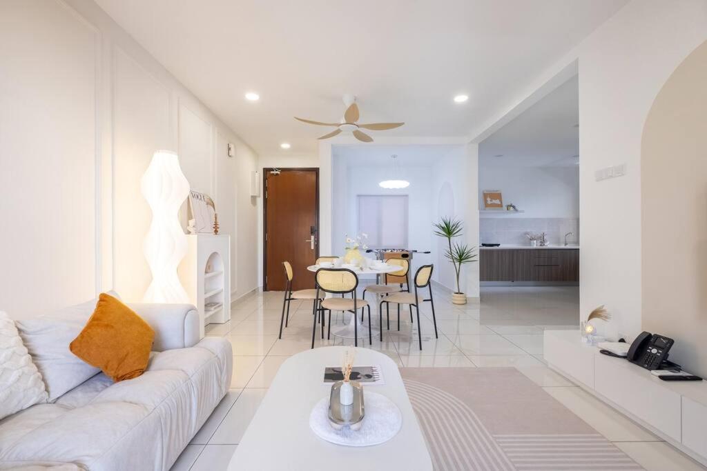 Instagrammable Paraiso near Pavilion Bukit Jalil 7pax