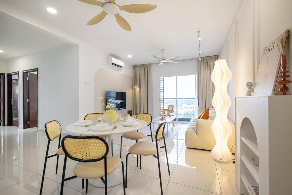 Instagrammable Paraiso near Pavilion Bukit Jalil 7pax