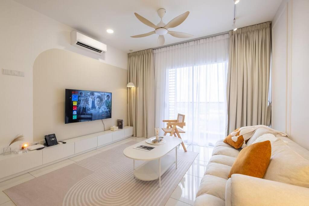 Instagrammable Paraiso near Pavilion Bukit Jalil 7pax