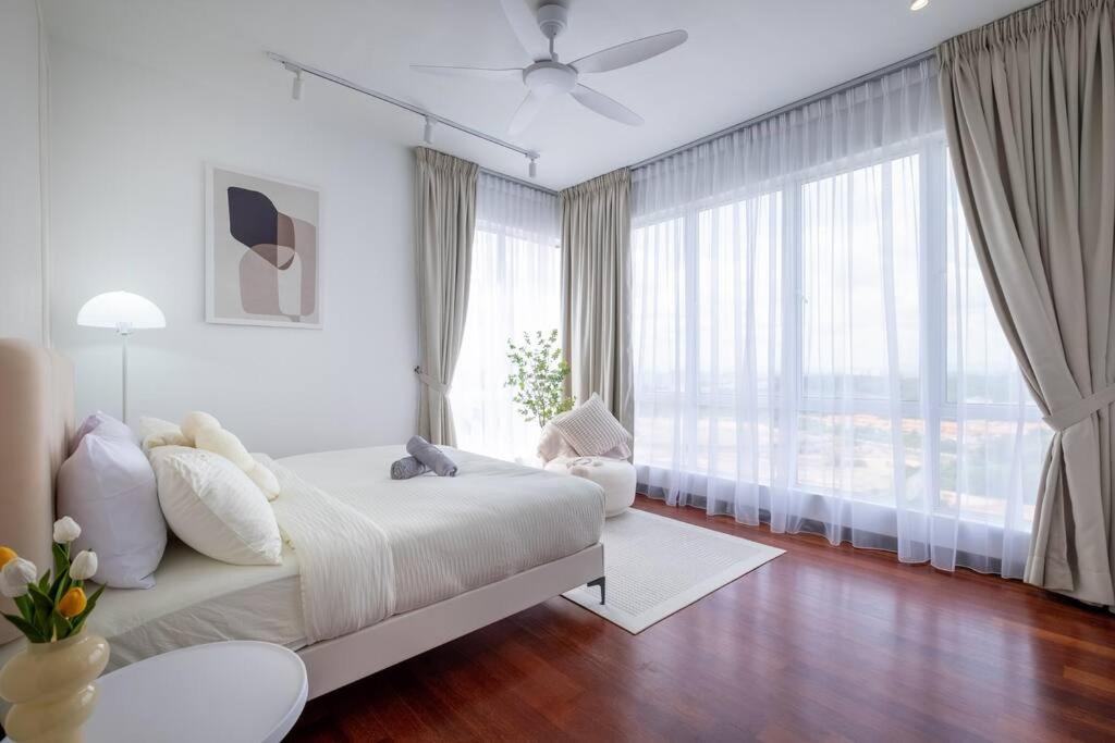 Instagrammable Paraiso near Pavilion Bukit Jalil 7pax