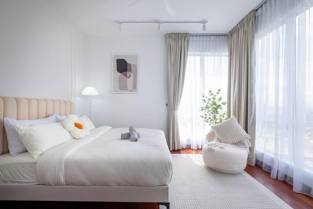 Instagrammable Paraiso near Pavilion Bukit Jalil 7pax