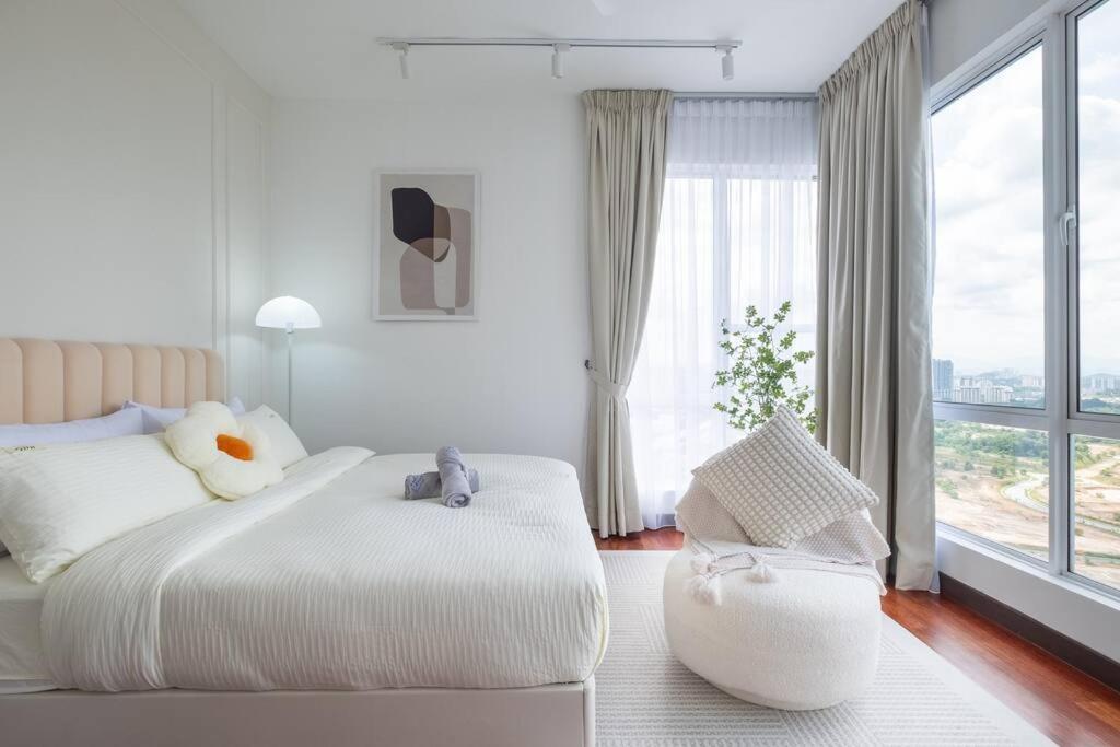 Instagrammable Paraiso near Pavilion Bukit Jalil 7pax