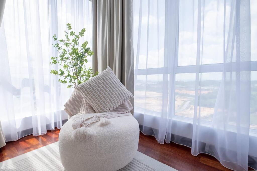 Instagrammable Paraiso near Pavilion Bukit Jalil 7pax
