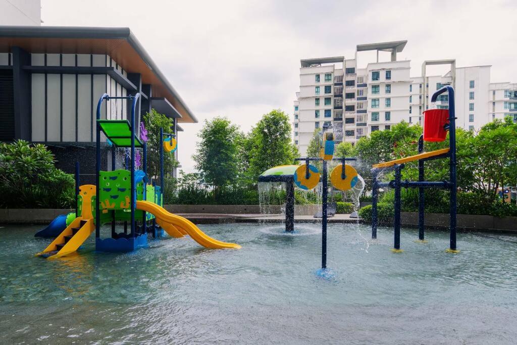 Lavile Infinity Pool Walk to Sunway Velocity and MRT