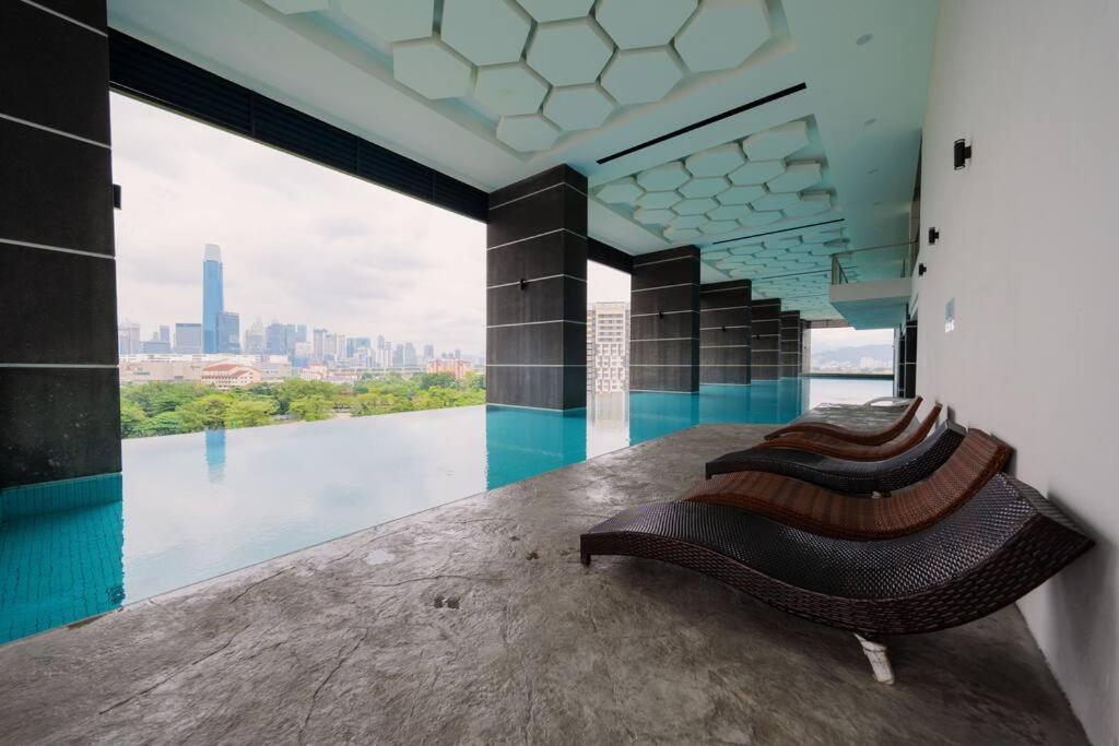 Lavile Infinity Pool Walk to Sunway Velocity and MRT