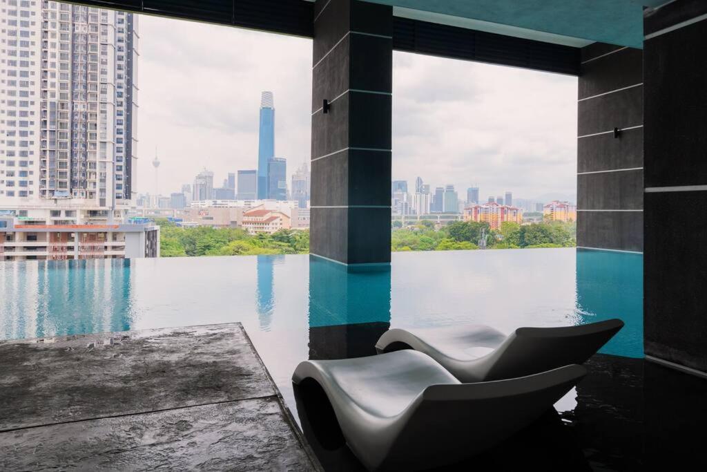 Lavile Infinity Pool Walk to Sunway Velocity and MRT
