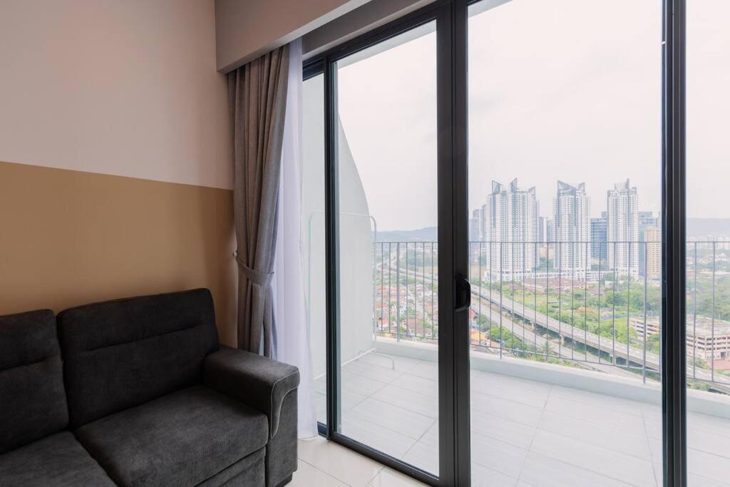 Datum Jelatek Balcony w Infinity Pool Linked LRT KLCCView Mall