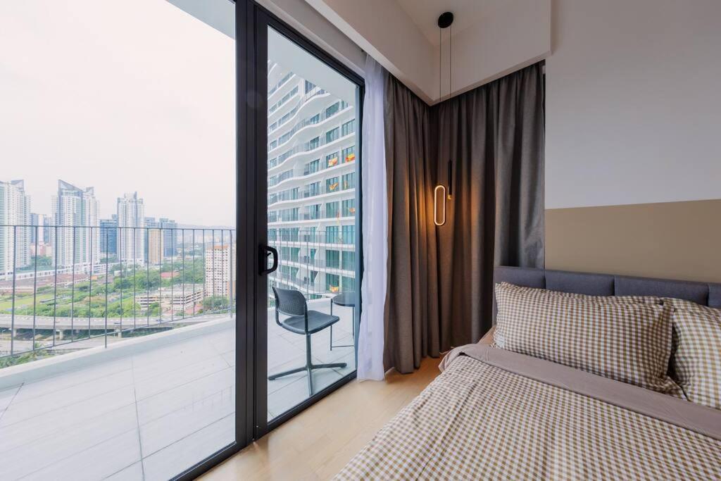 Datum Jelatek Balcony w Infinity Pool Linked LRT KLCCView Mall
