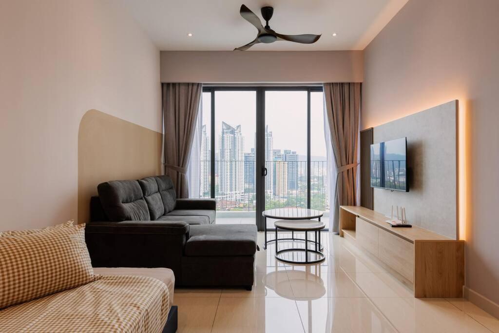 Datum Jelatek Balcony w Infinity Pool Linked LRT KLCCView Mall