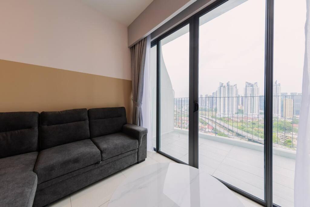 Datum Jelatek Balcony w Infinity Pool Linked LRT KLCCView Mall
