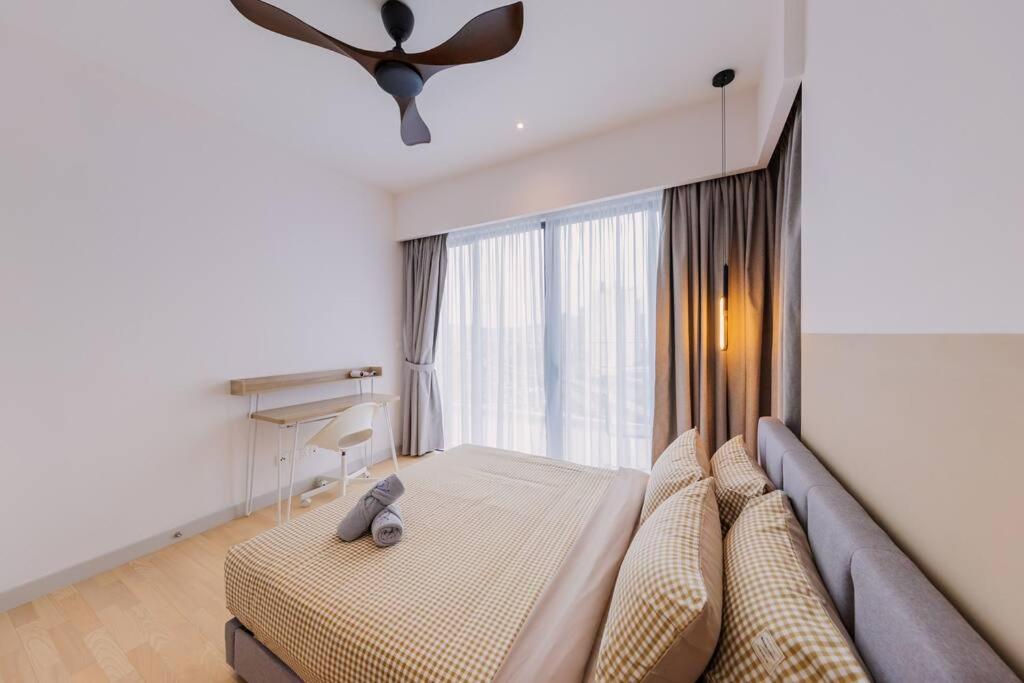 Datum Jelatek Balcony w Infinity Pool Linked LRT KLCCView Mall