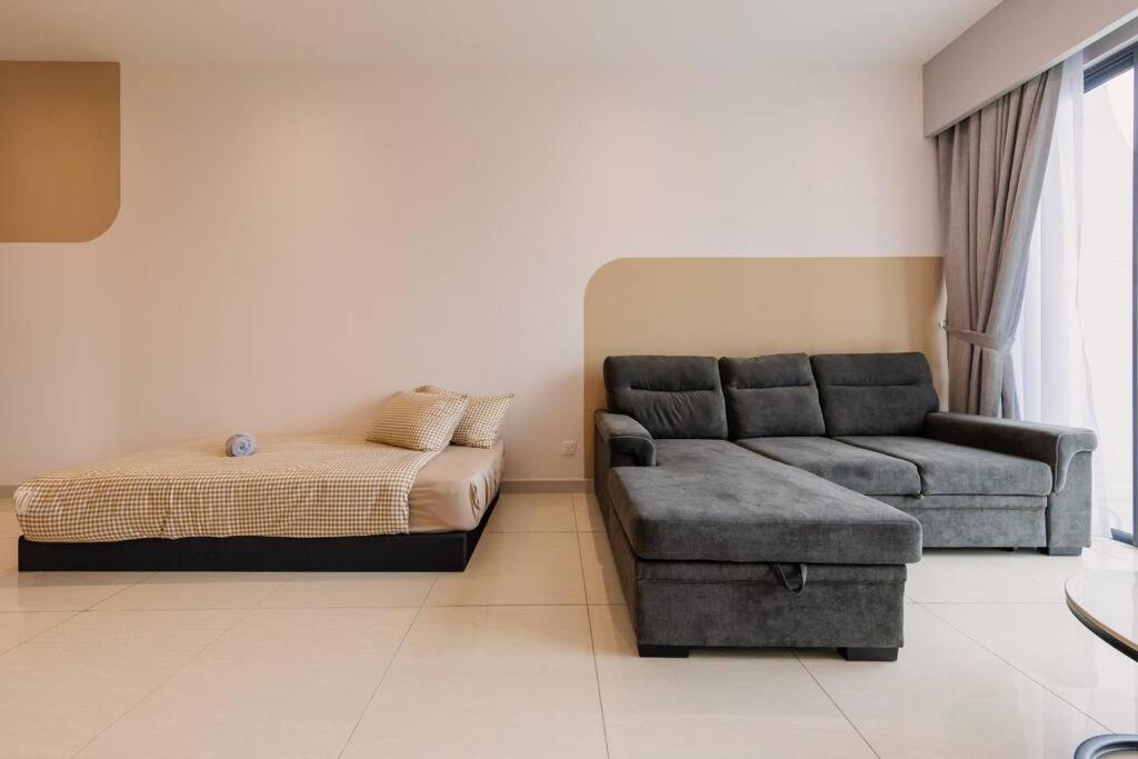 Datum Jelatek Balcony w Infinity Pool Linked LRT KLCCView Mall
