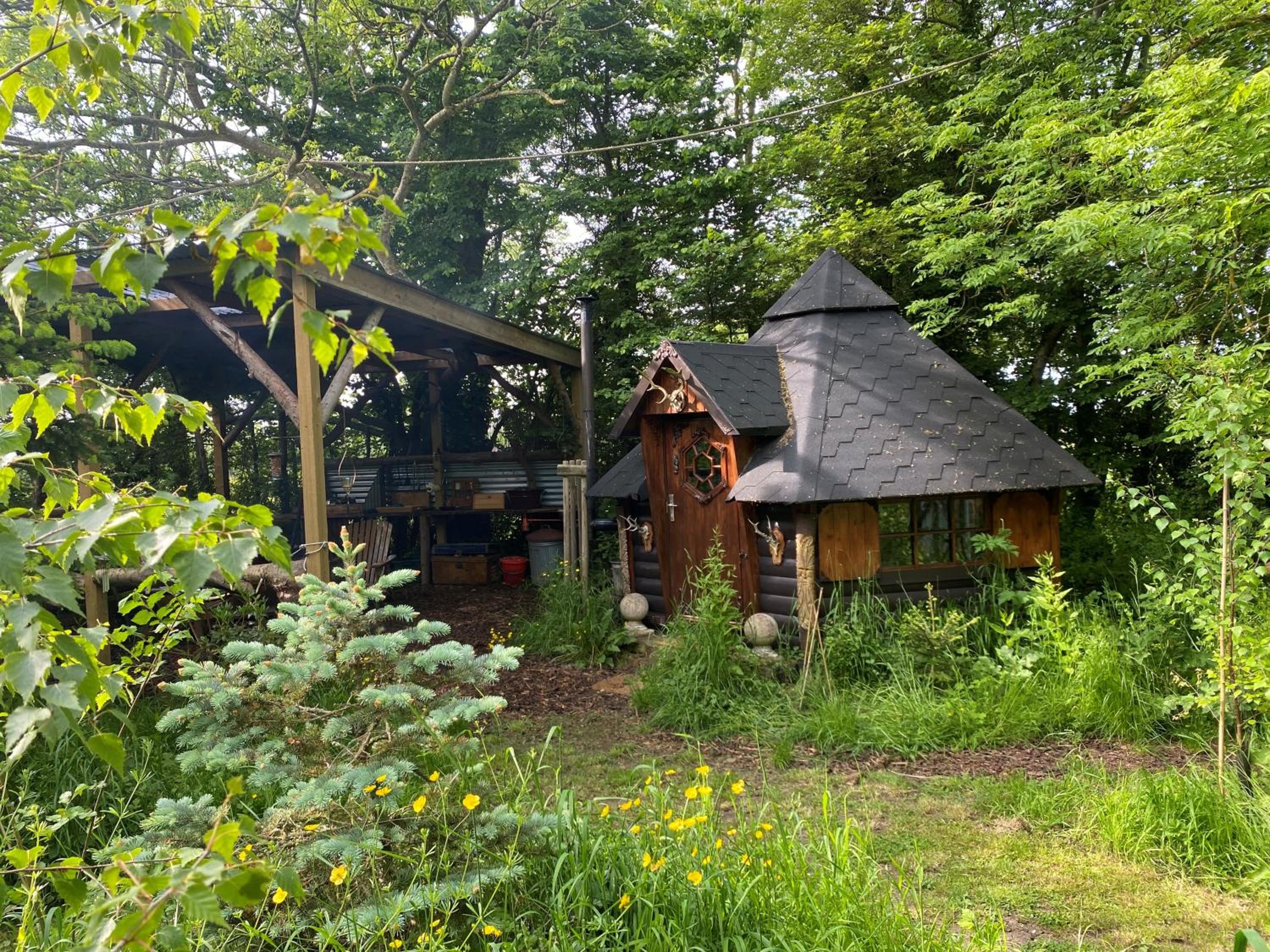 Taunton Vacations - The Hobbit House and Secret Garden - Property Image 1