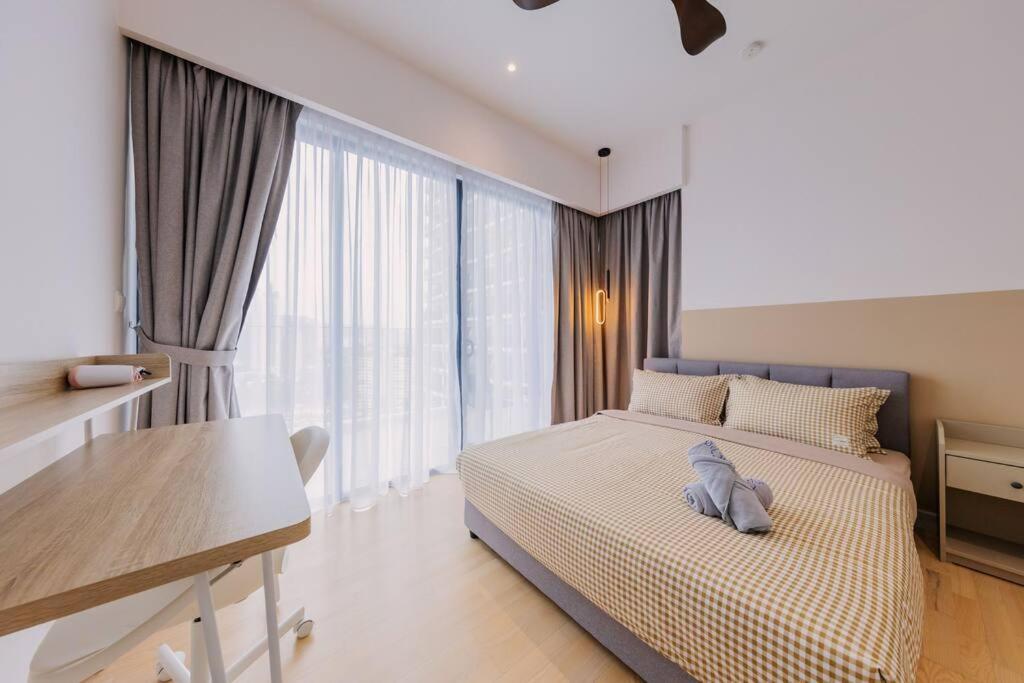 Datum Jelatek Balcony w Infinity Pool Linked LRT KLCCView Mall