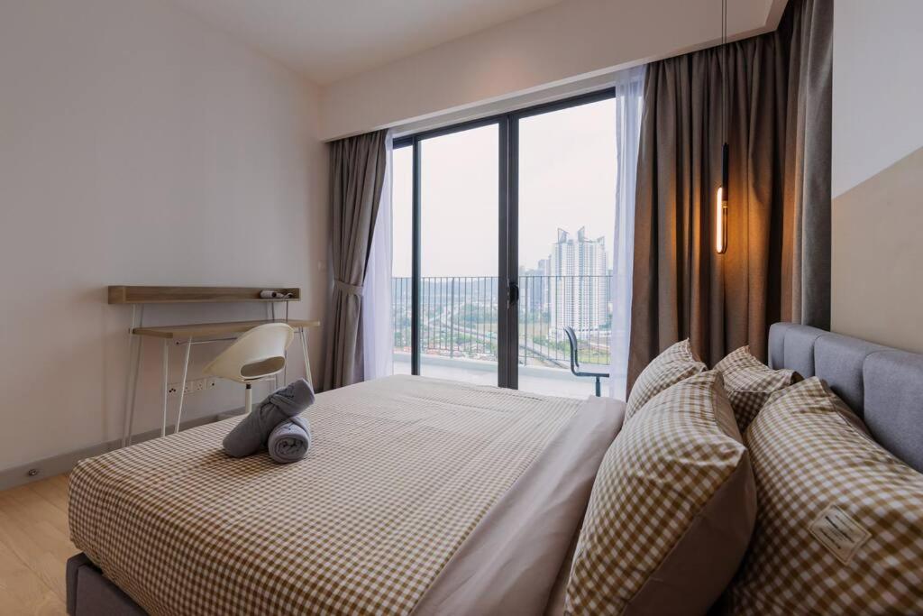 Datum Jelatek Balcony w Infinity Pool Linked LRT KLCCView Mall
