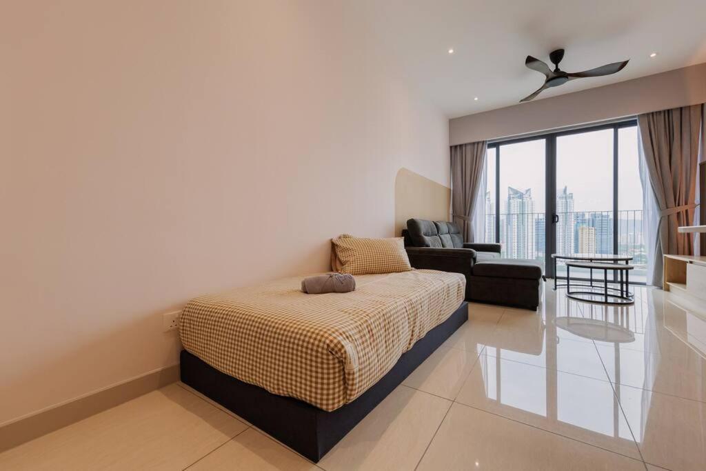 Datum Jelatek Balcony w Infinity Pool Linked LRT KLCCView Mall