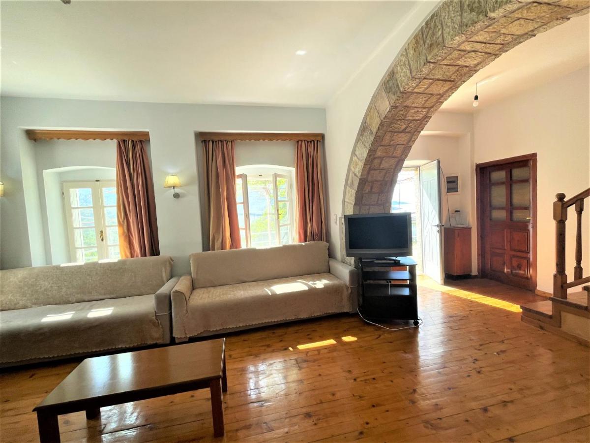 Alexis House