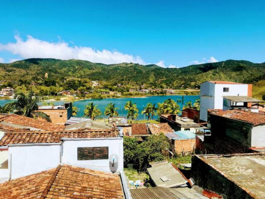 Aptos vista al Embalse, frente al lago, Restaurantes, Bares