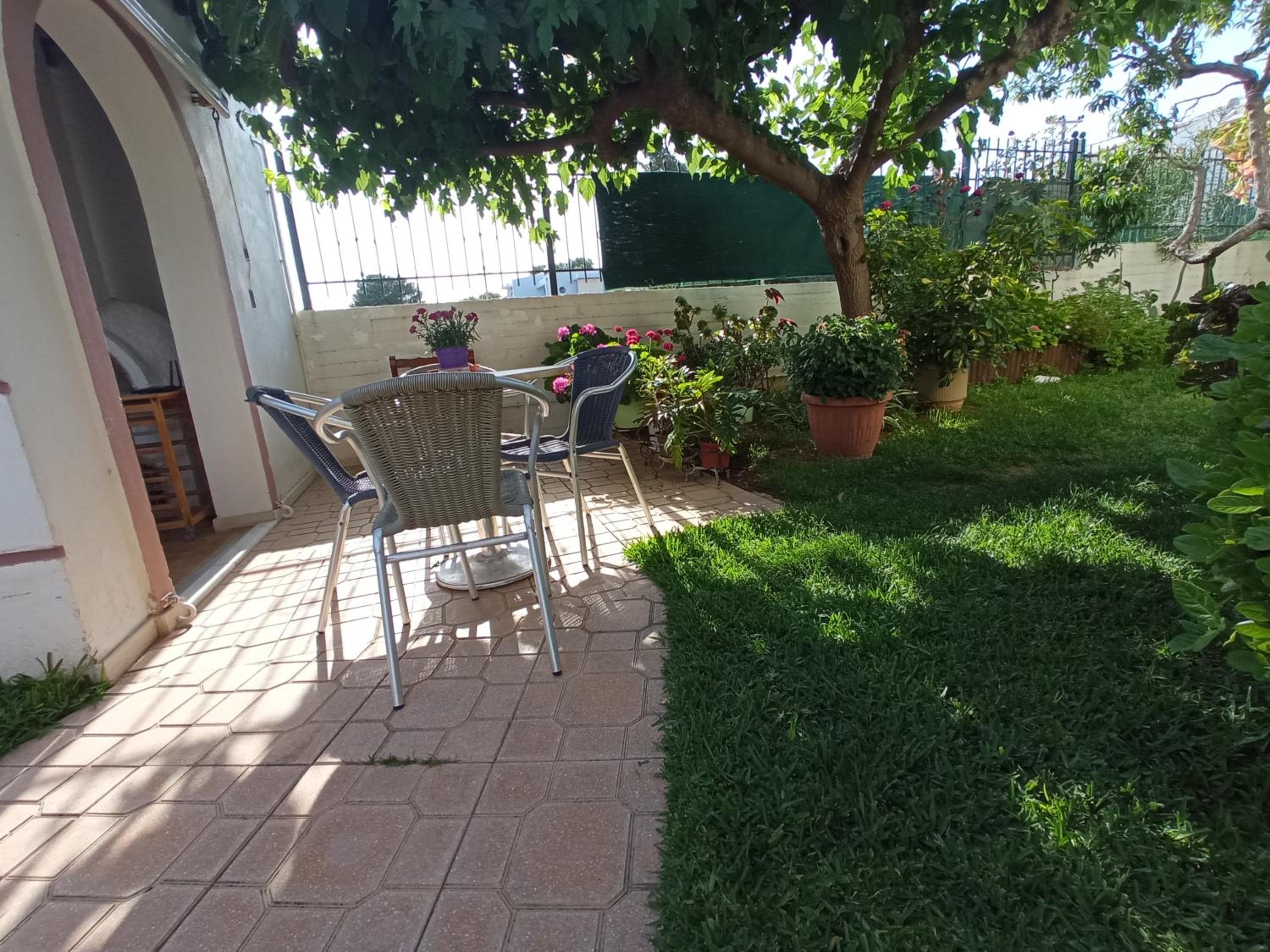 Flat with garden near sea, port and airport view 4