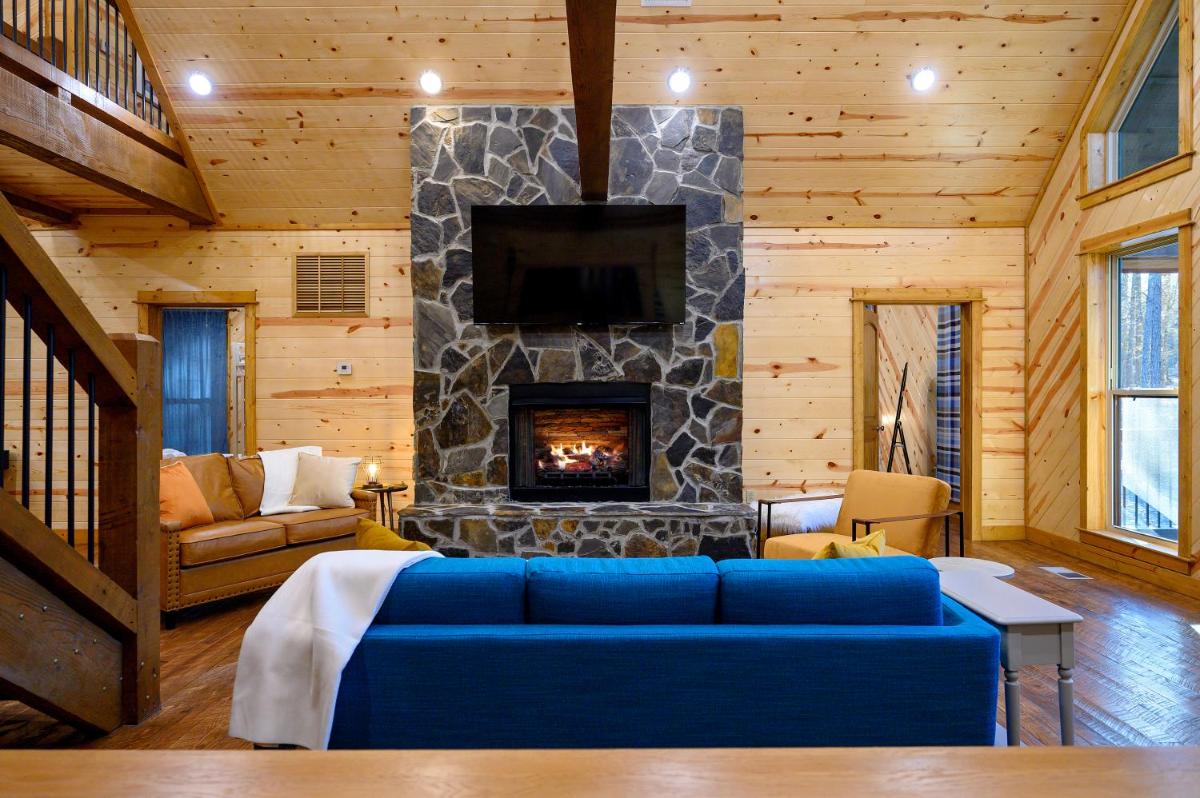 Massive Hochatown Lodge W Spa, Basketball & More view 3