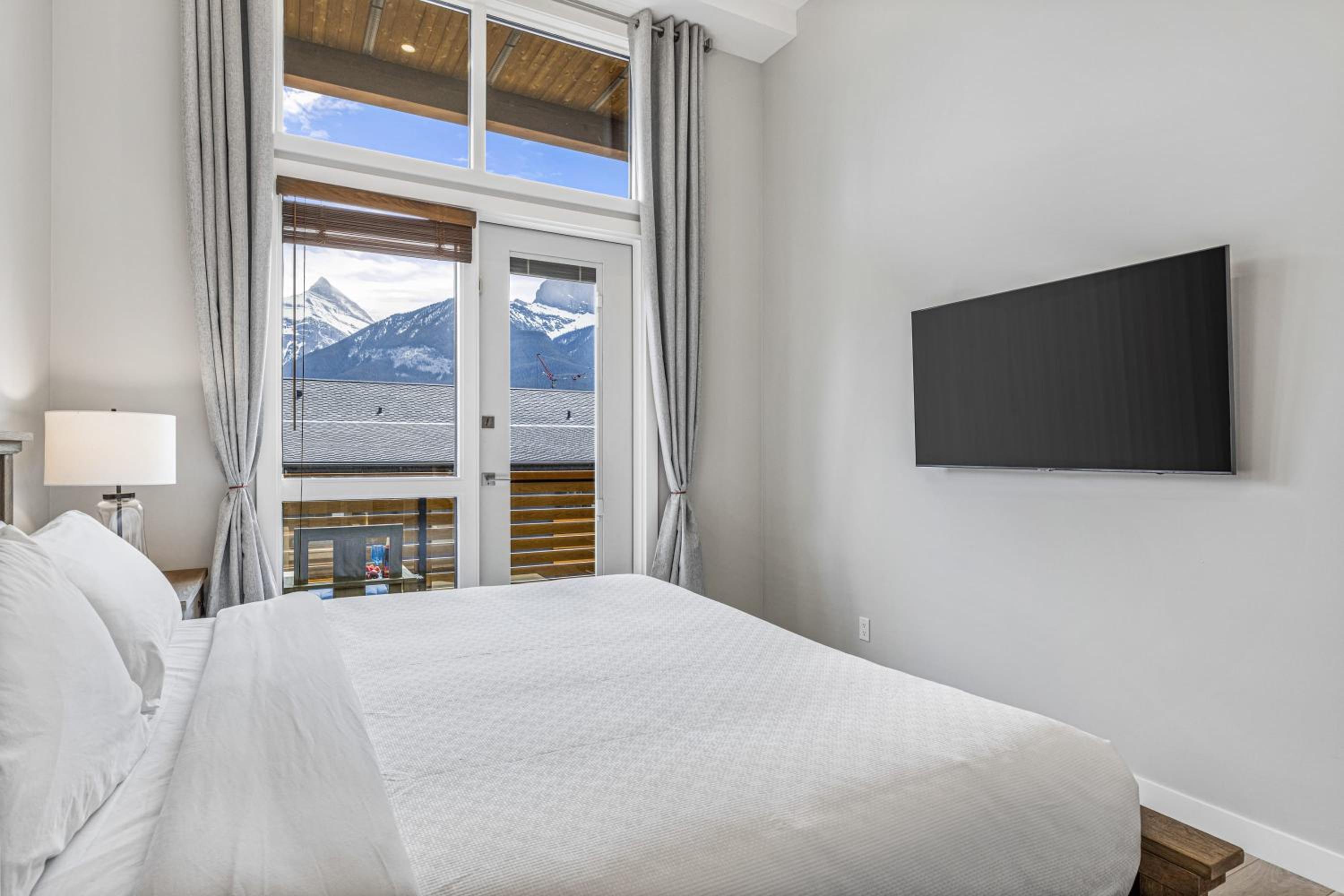 BRAND NEW - Gorgeous Spring Creek Penthouse