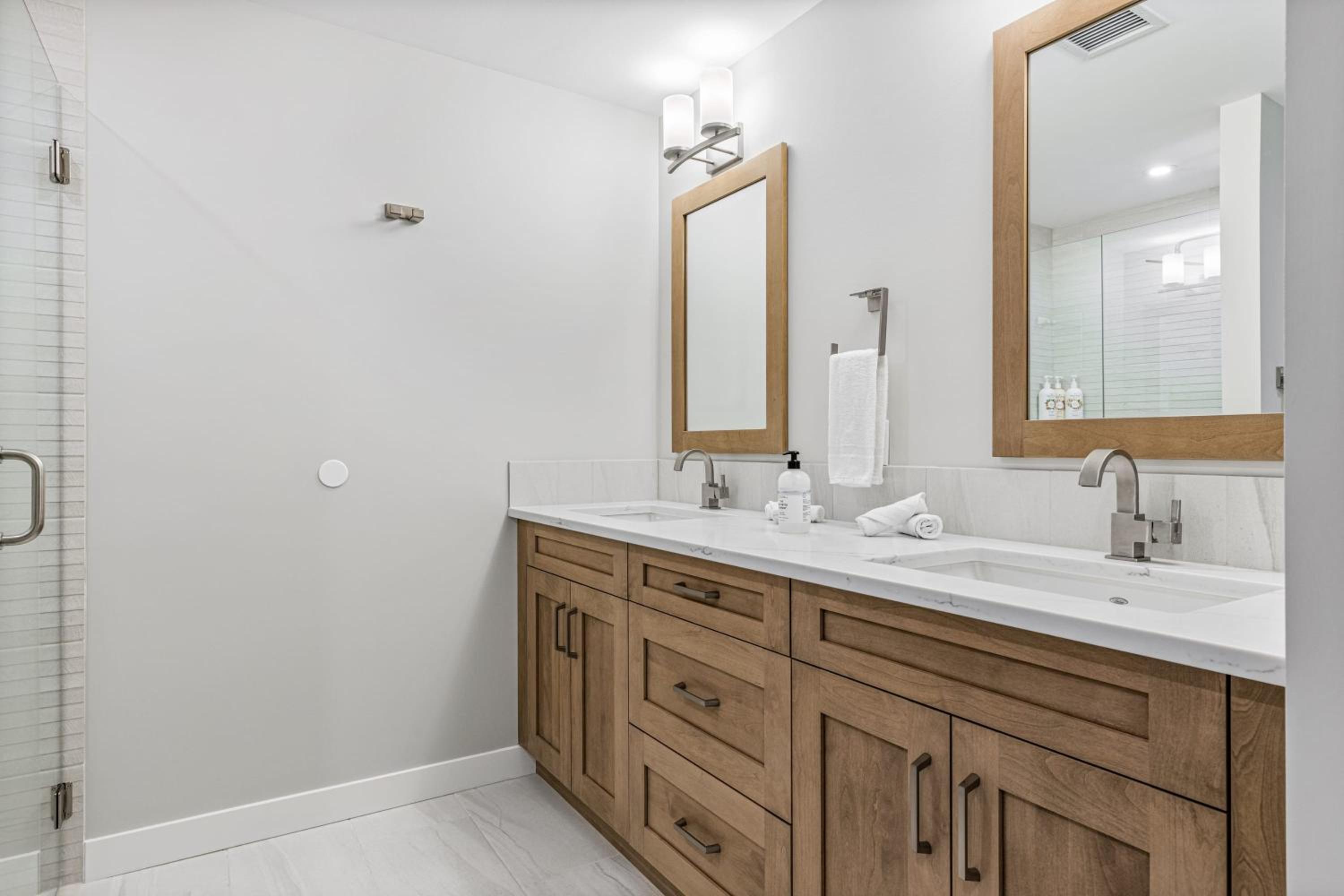 BRAND NEW - Gorgeous Spring Creek Penthouse