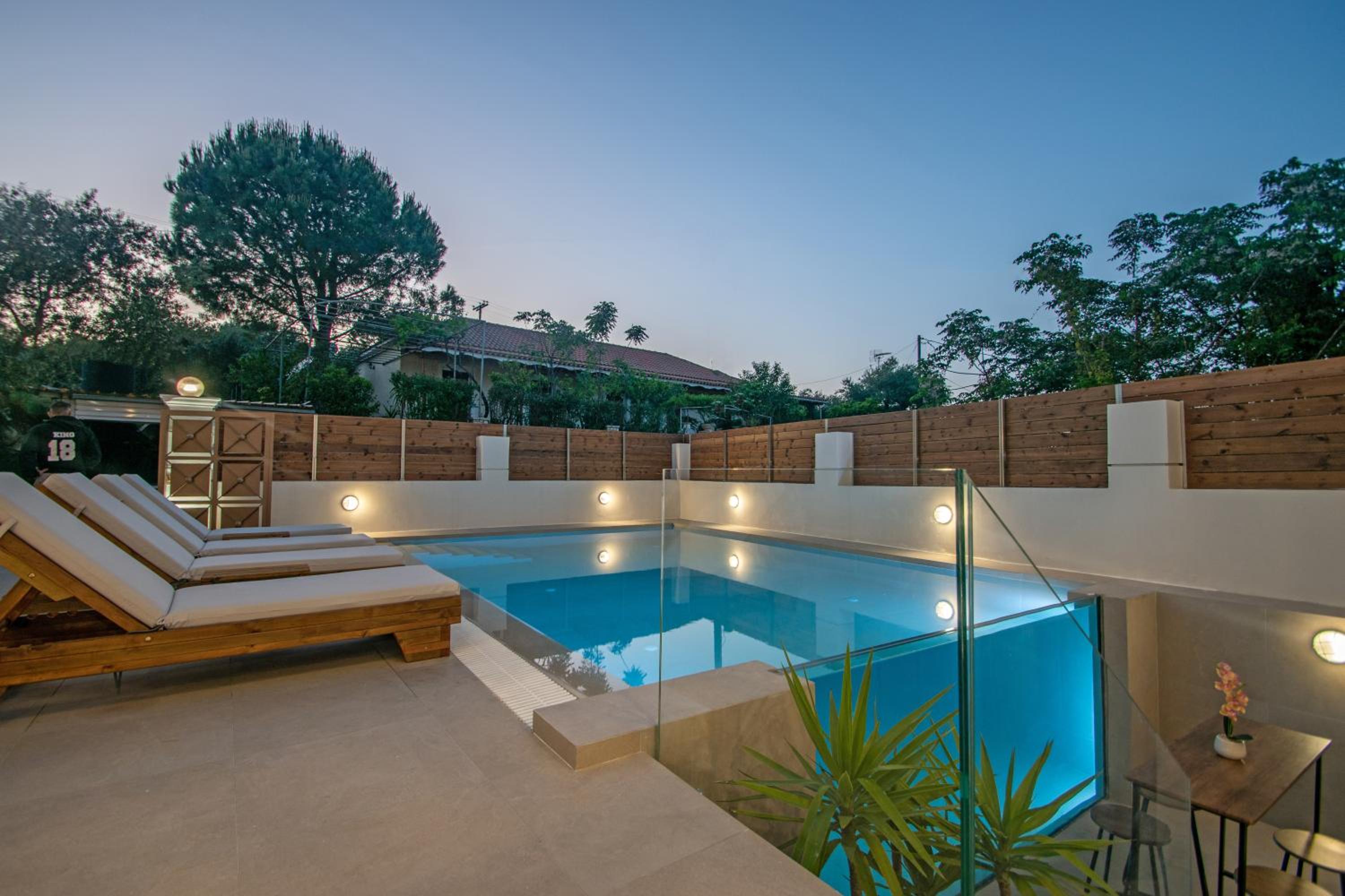 Estella Luxury Villa in Amoudi -200m from the beach view 3