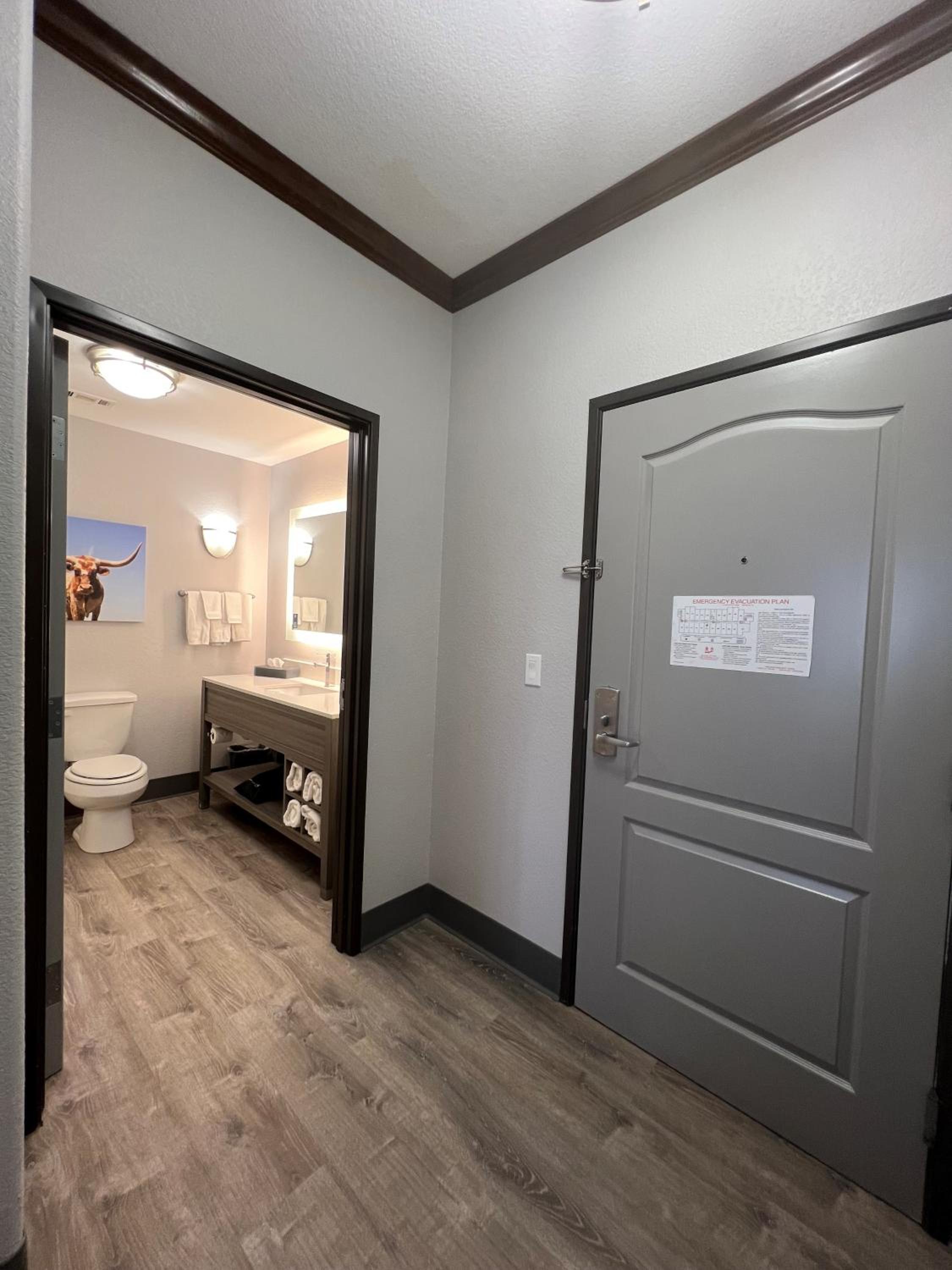 Big Spring Vacations - La Quinta by Wyndham Big Spring - Property Image 28