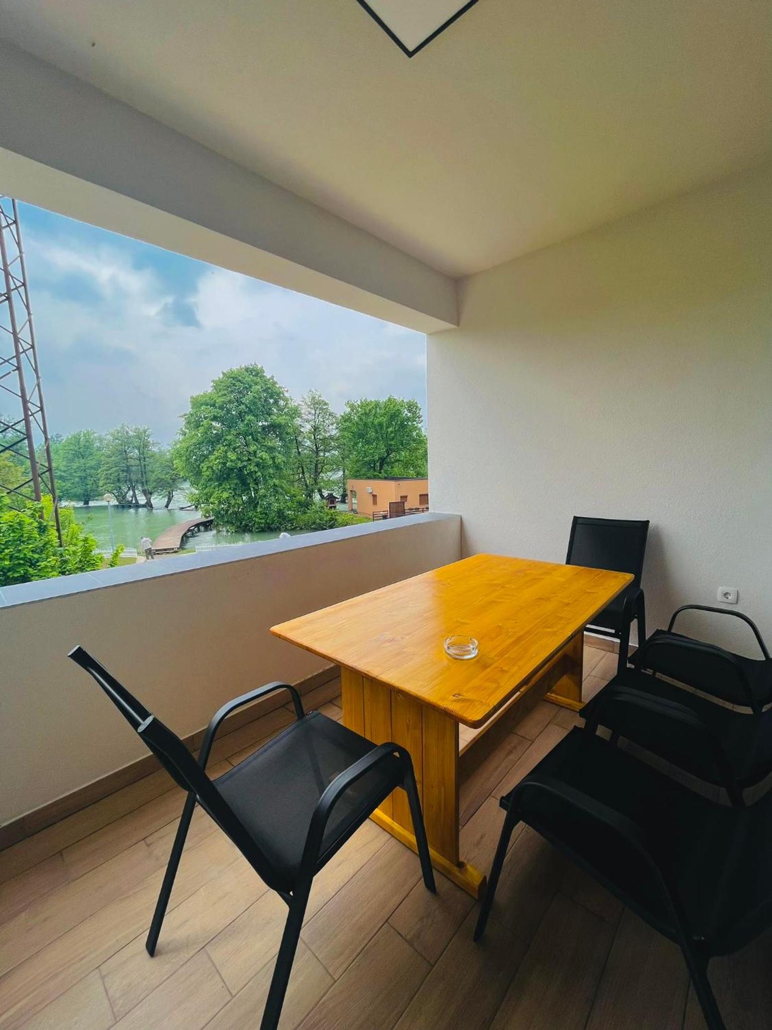 Holiday Homes Pozitiva