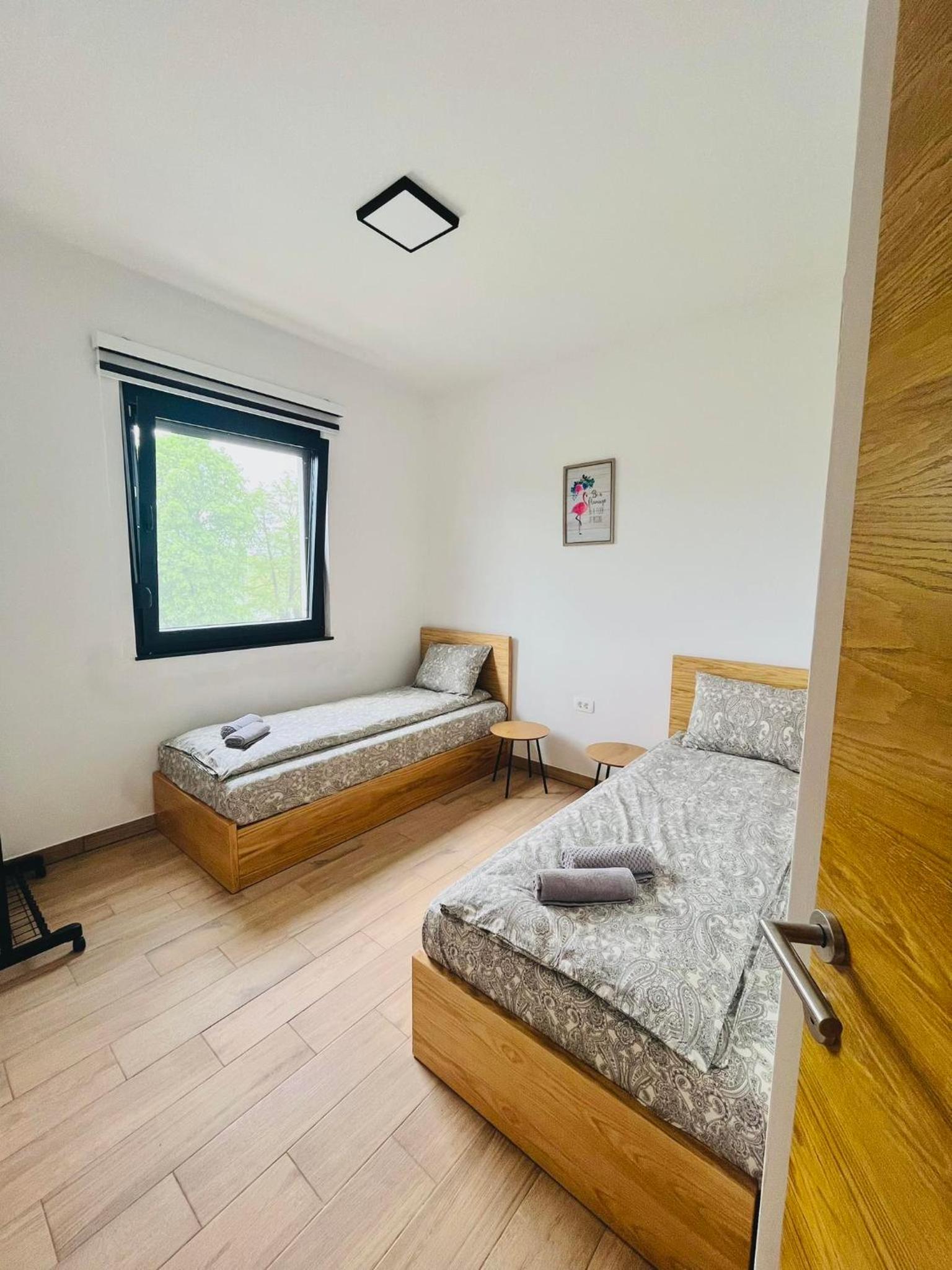 Holiday Homes Pozitiva