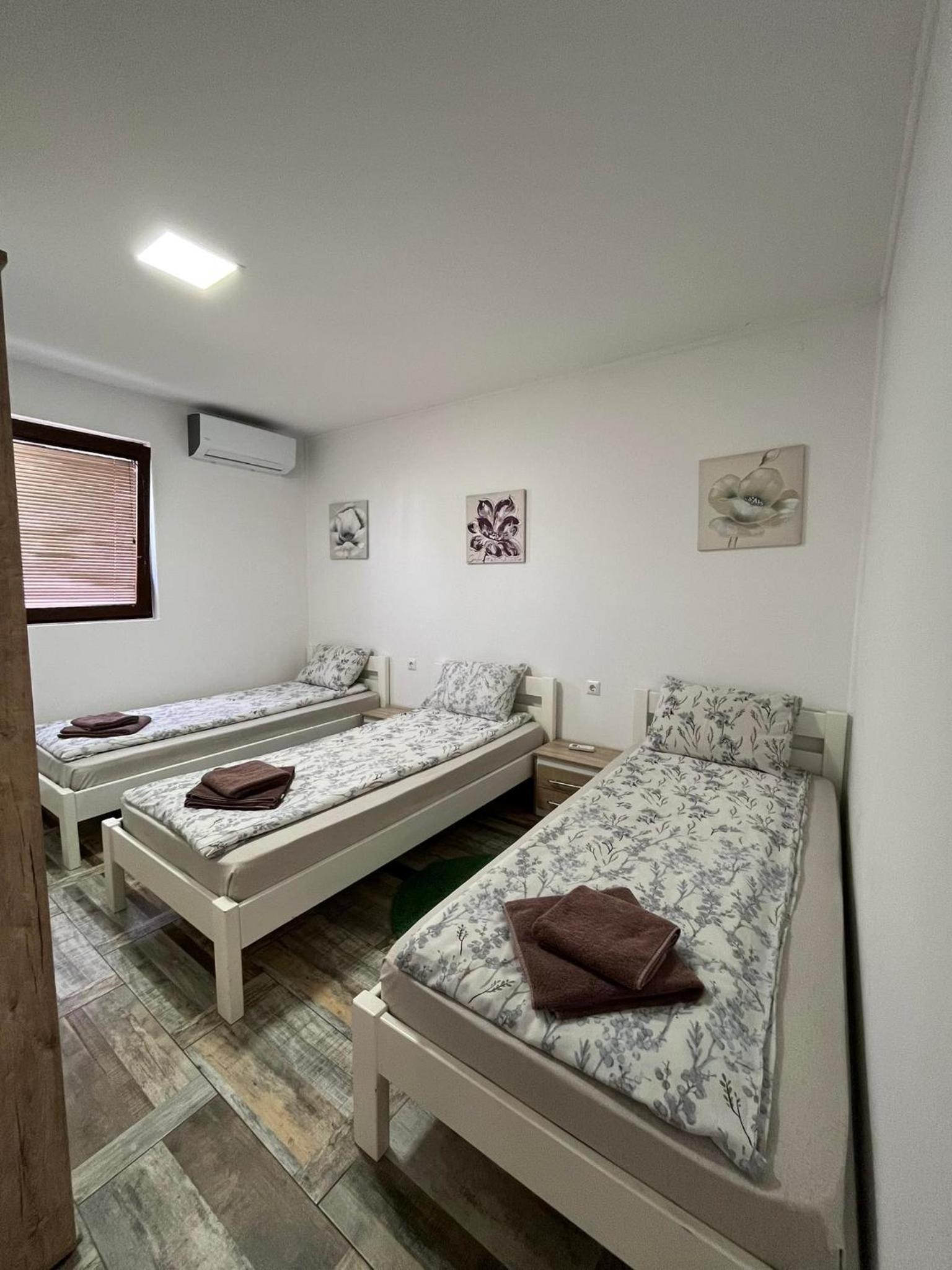 Holiday Homes Pozitiva