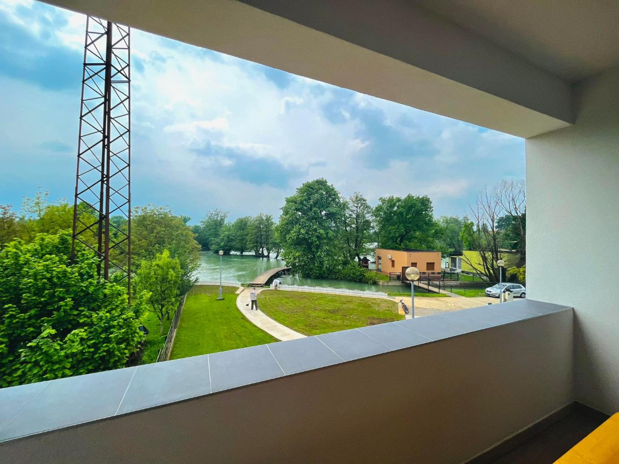 Holiday Homes Pozitiva