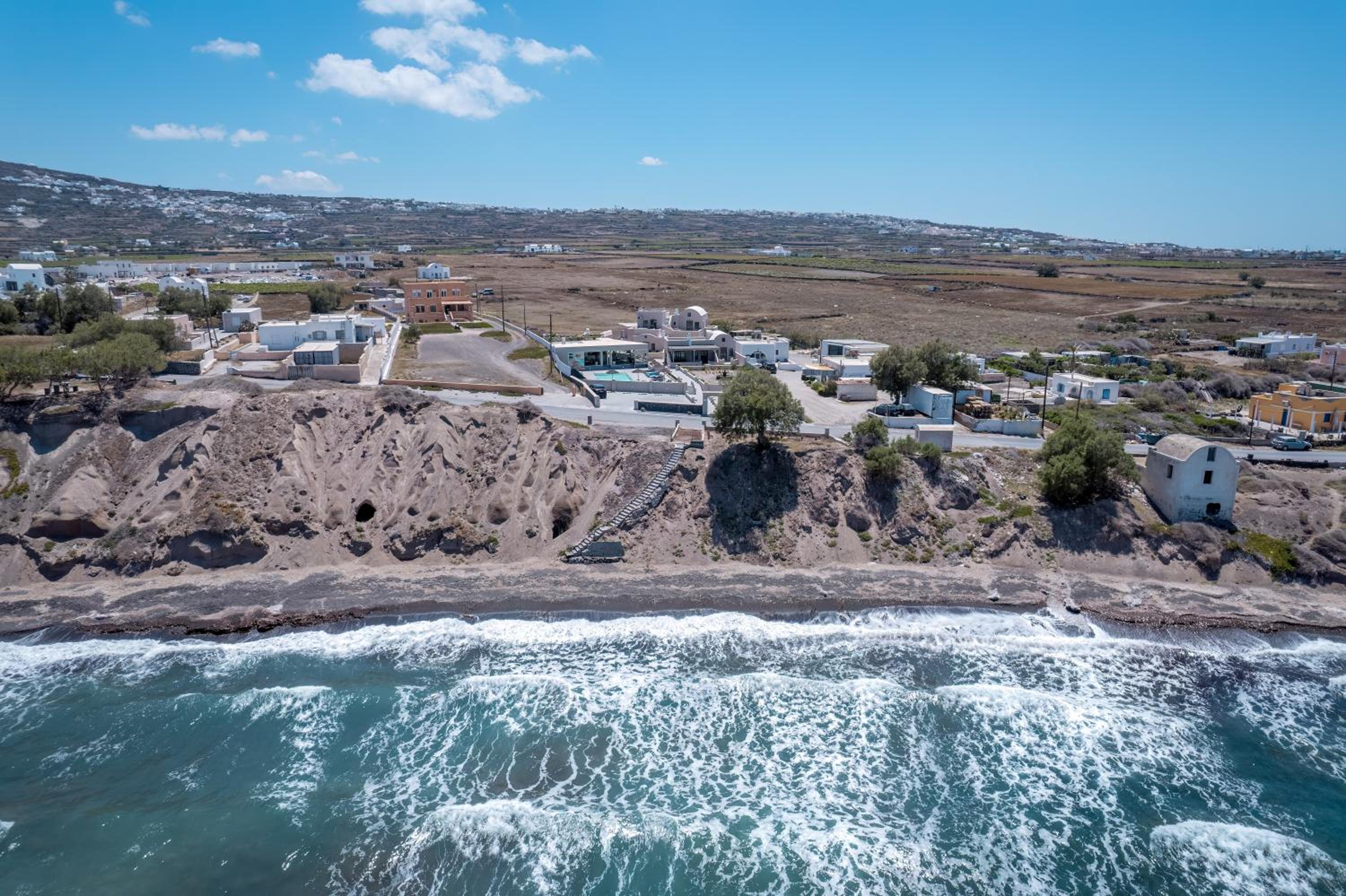 Hotel En Plo Boutique Suites Oia Santorini - Image 1