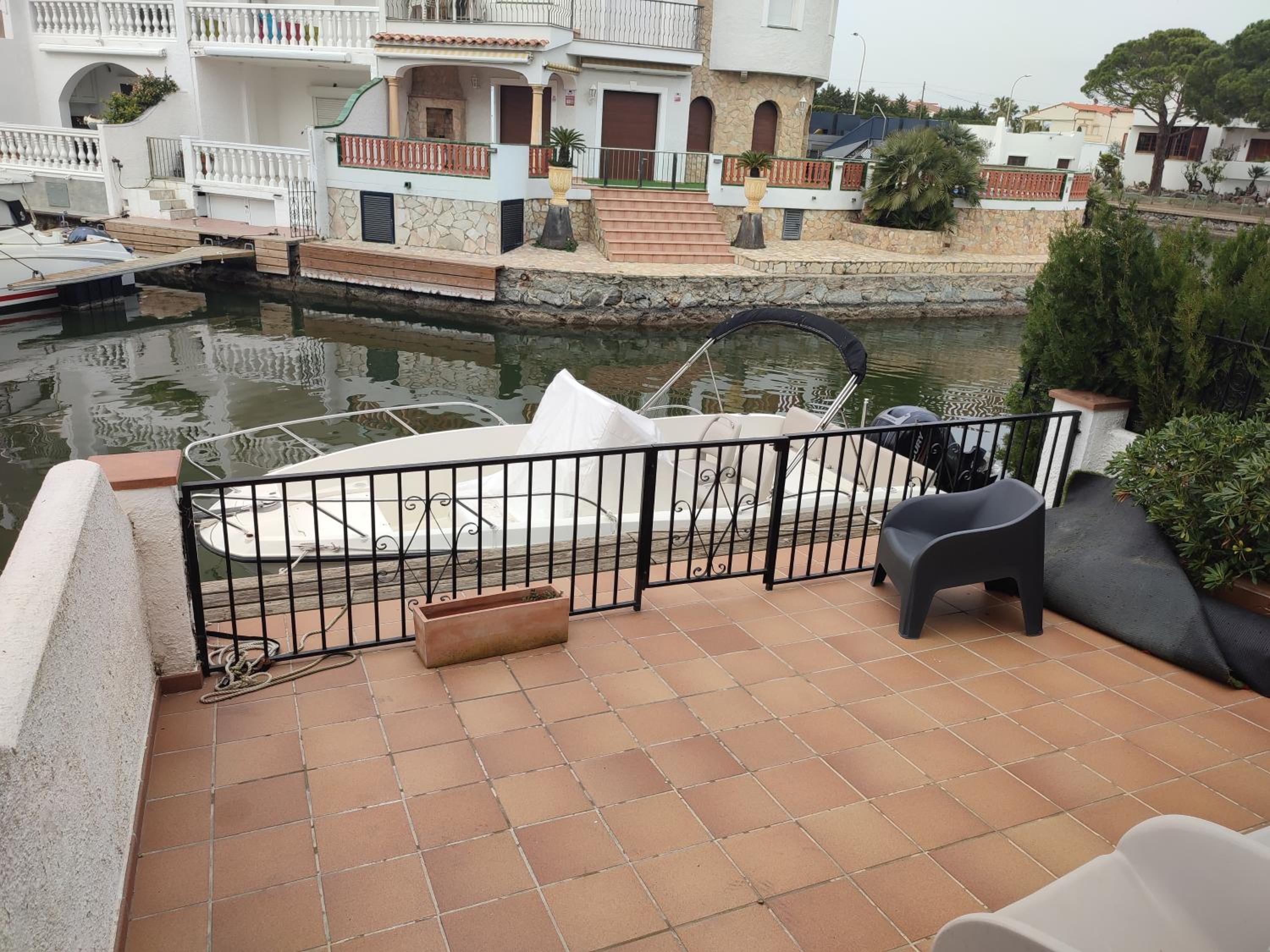 Port Banyuls casa al canal