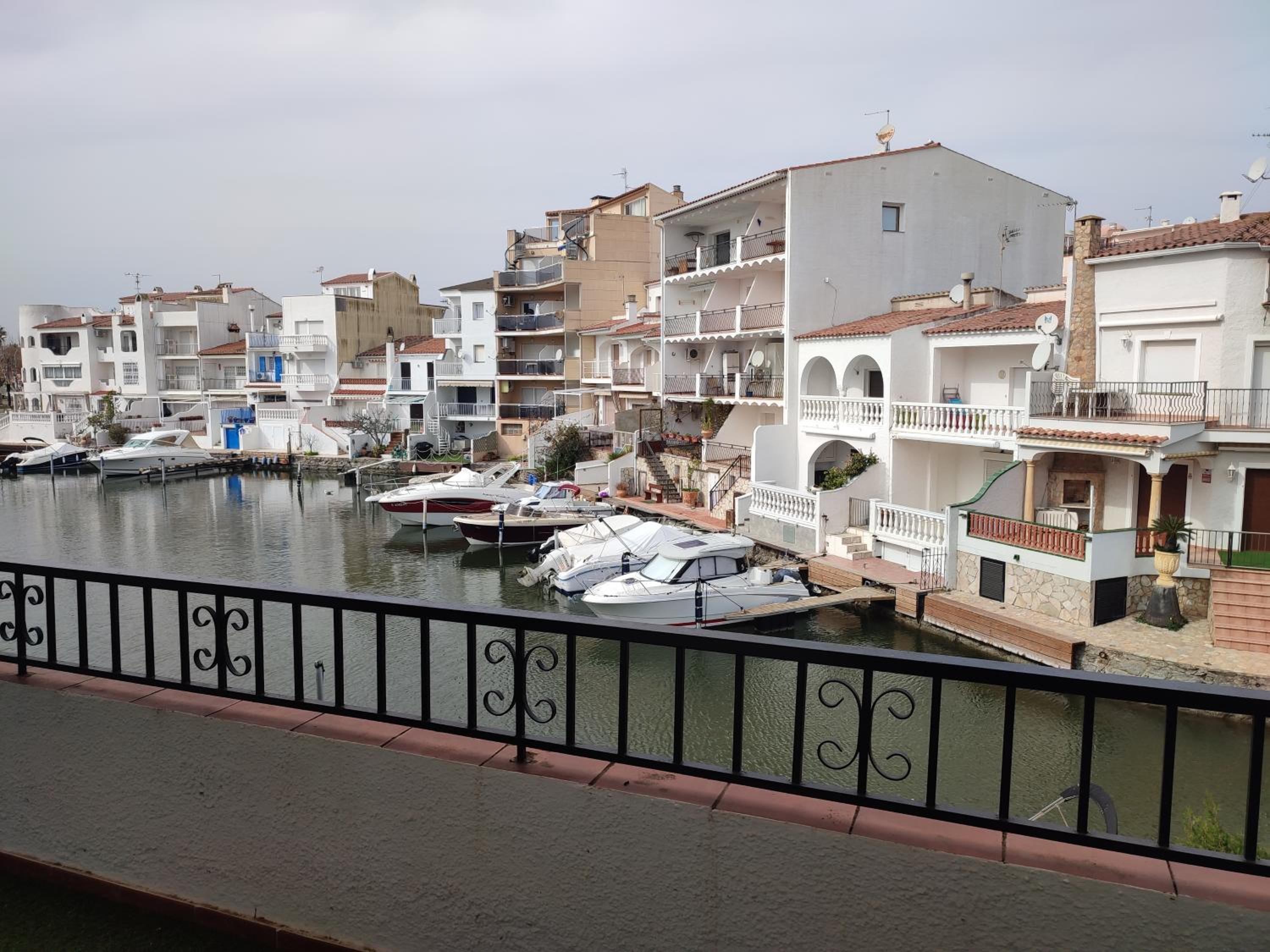 Port Banyuls casa al canal