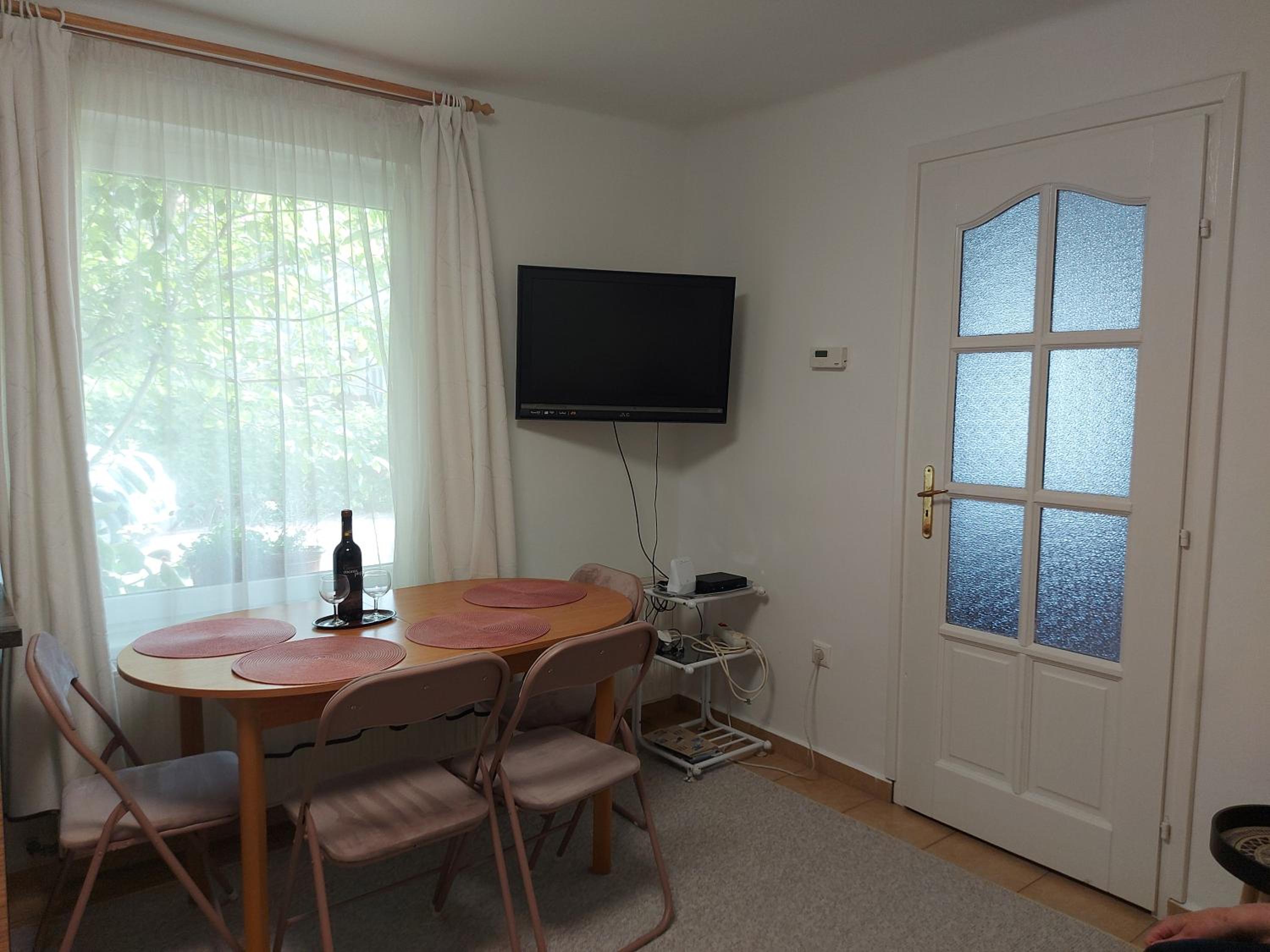 Viktória Apartman