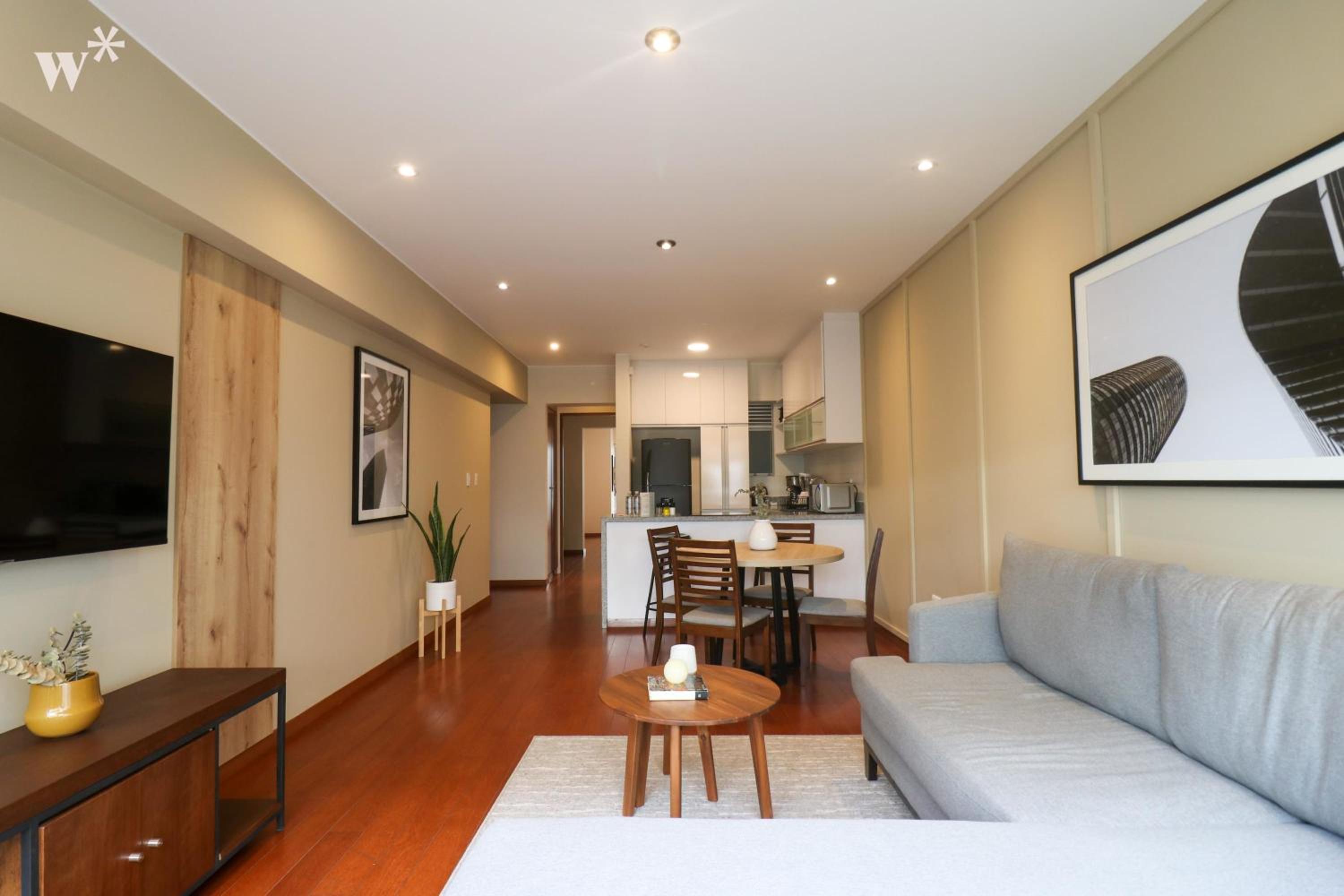 Spectacular 1BR in Miraflores view 3