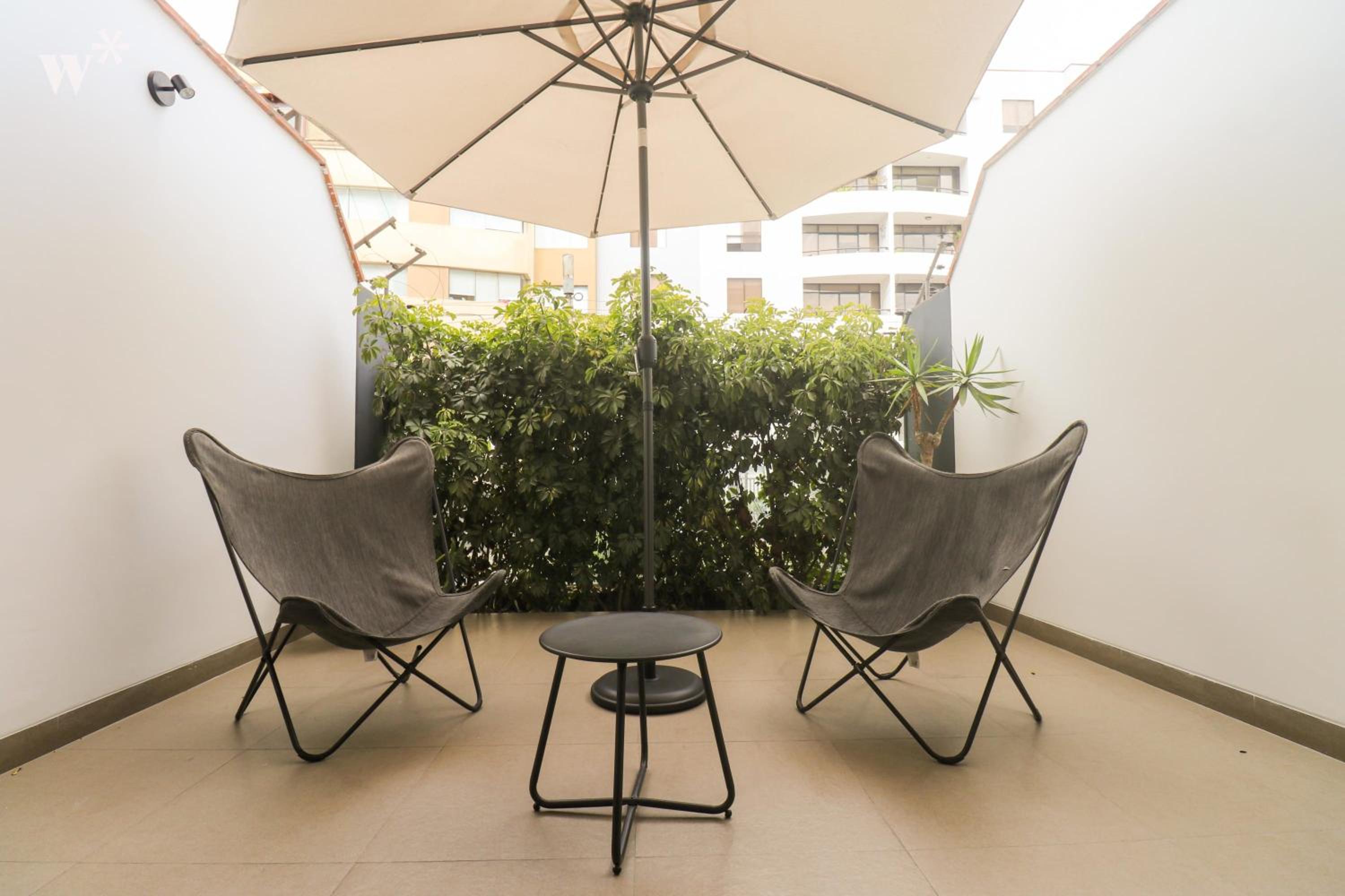 Spectacular 1BR in Miraflores view 2