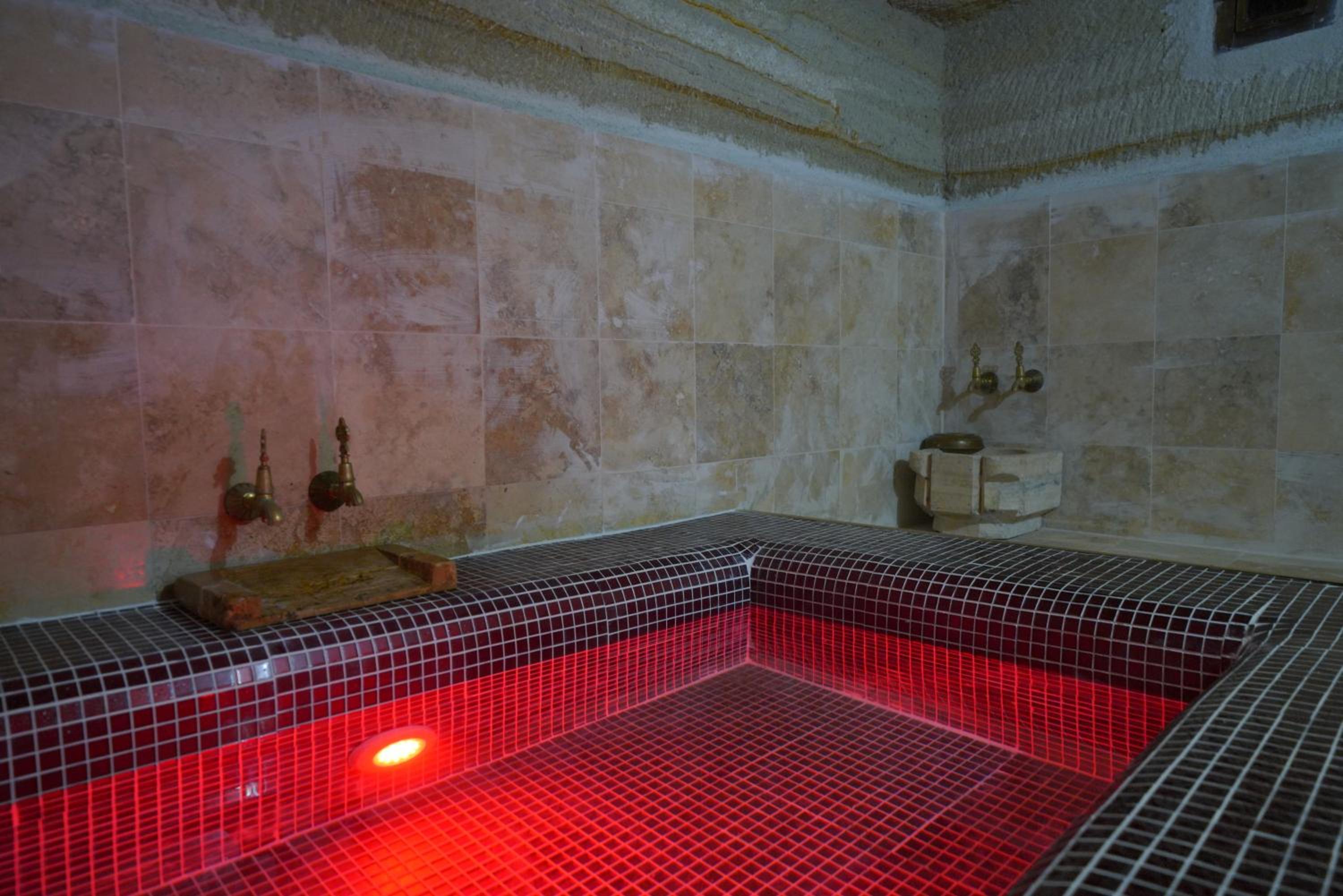 Travel Inn Cave Hotel - Image 6