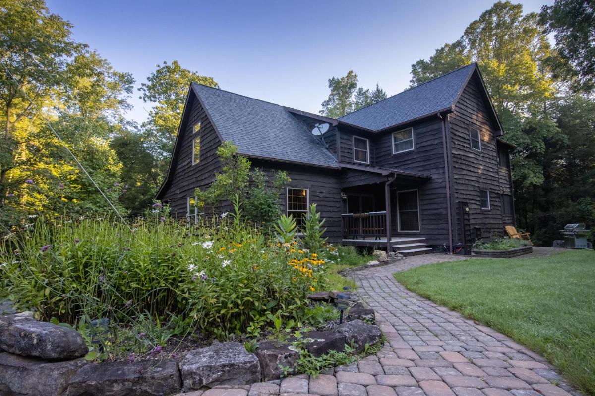 Beauty Mountain Hideaway - Secluded - New River Gorge National Park view 4