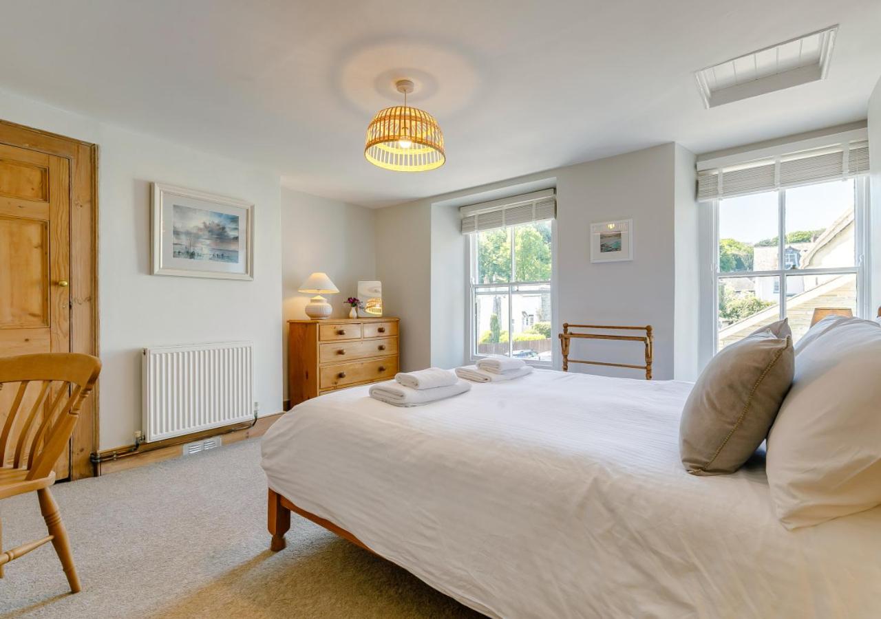 4 Bed in Padstow oc-p00297