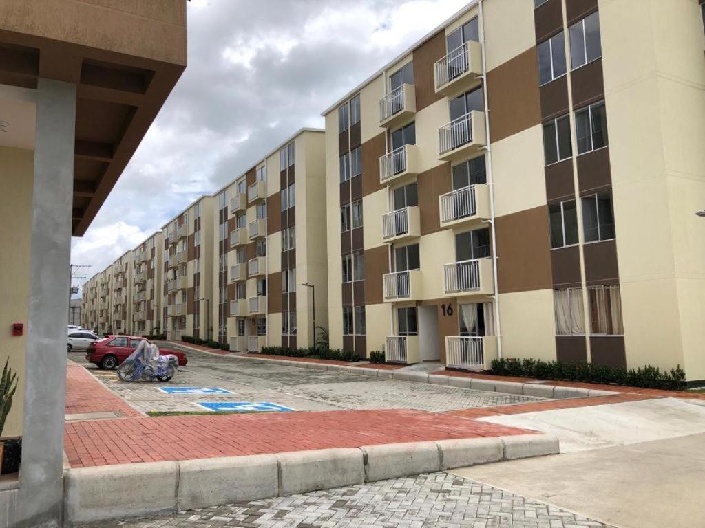 Hotel HERMOSO APARTAMENTO NUEVO AMOBLADO Conjunto Goya 503 Neiva - Image 1