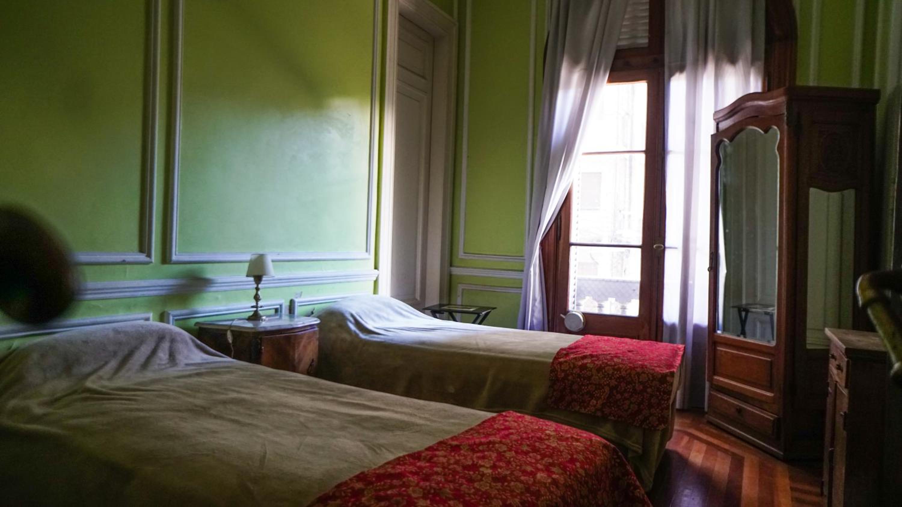 hotel room