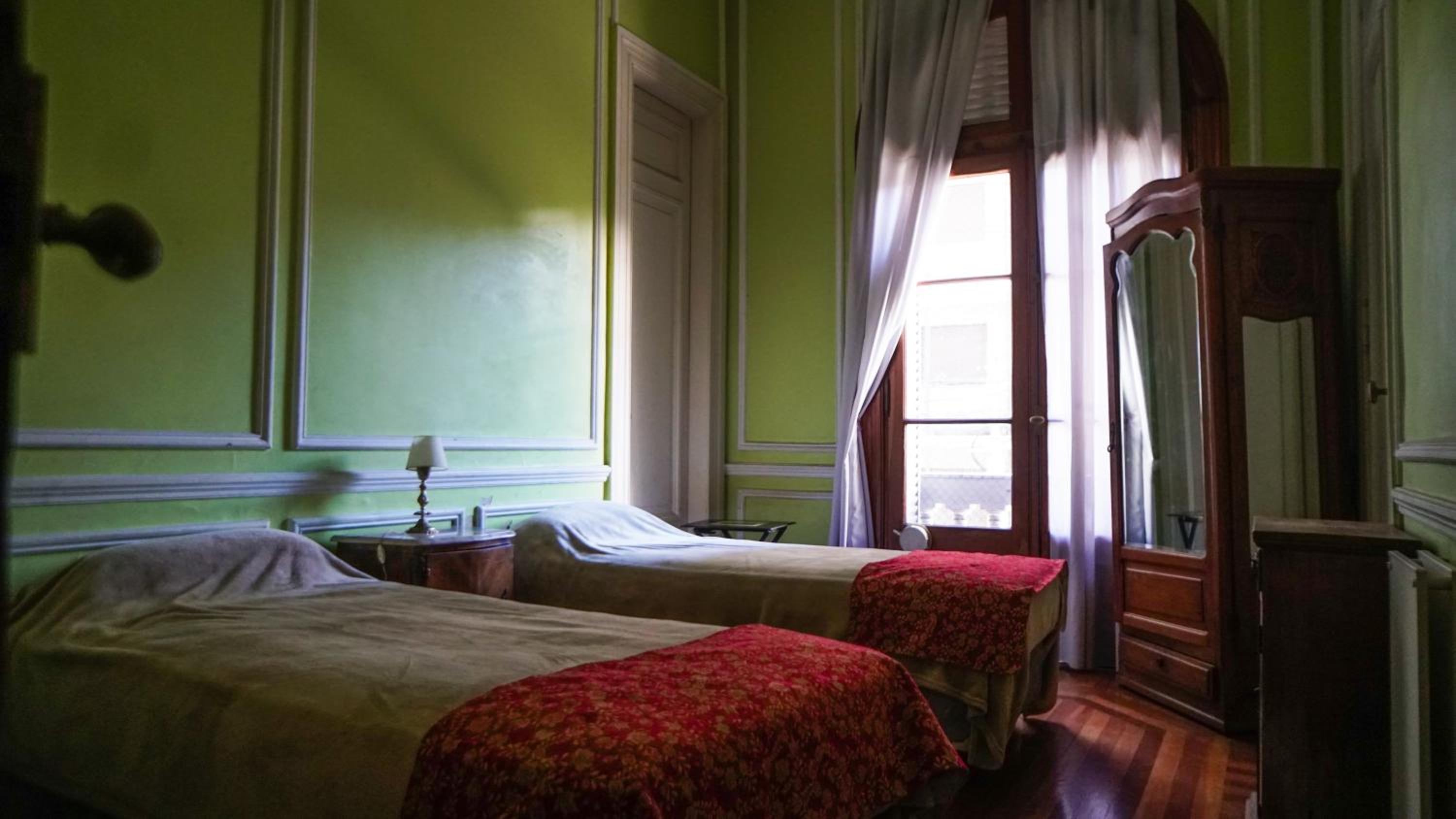 hotel room
