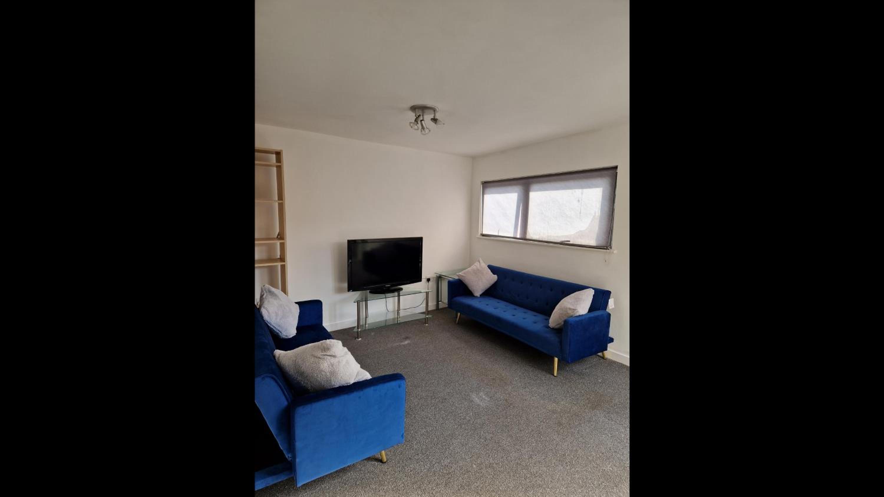 Apt - Sleeps 7 - Walking Distance to Attractions