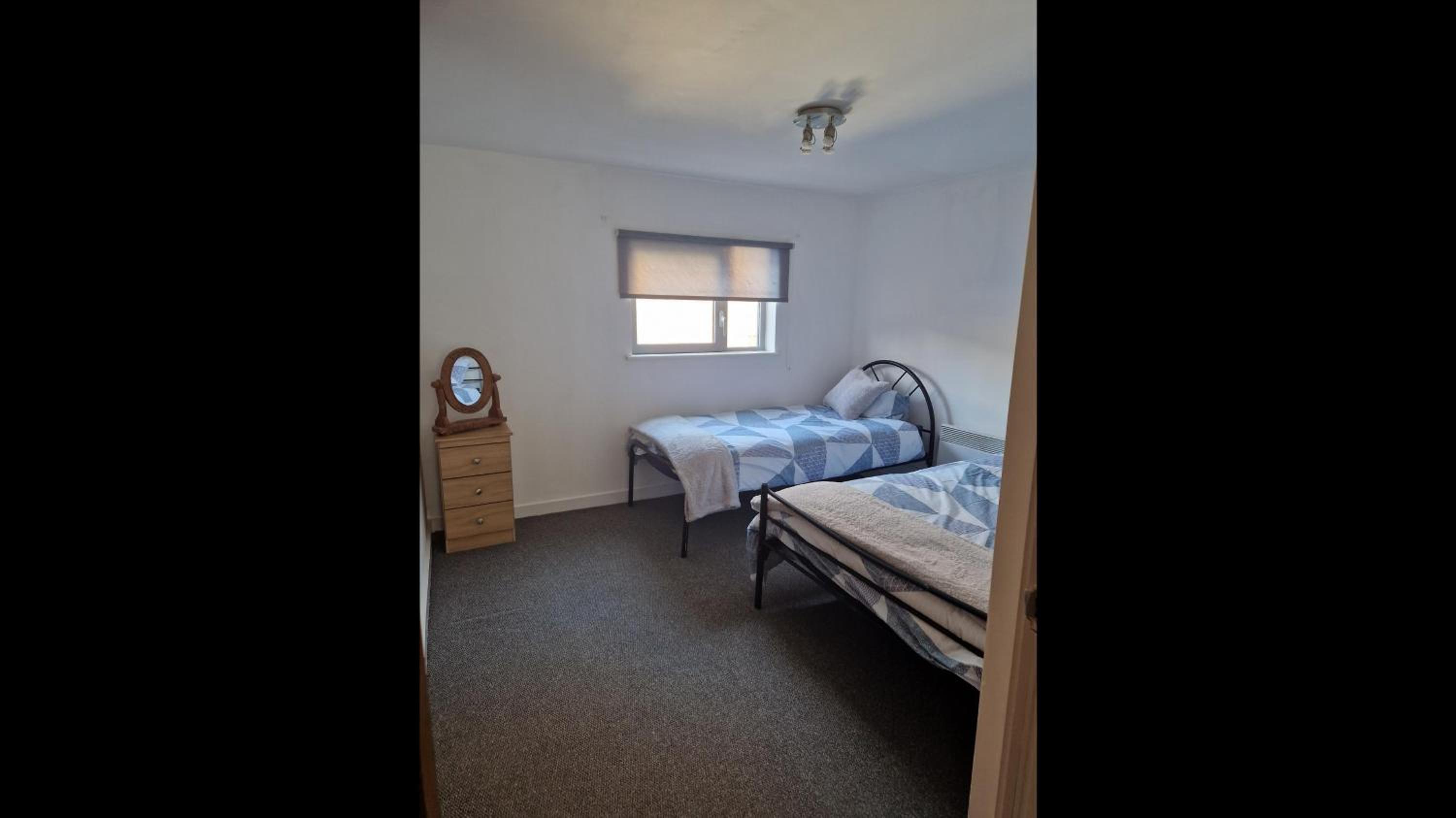 Apt - Sleeps 7 - Walking Distance to Attractions