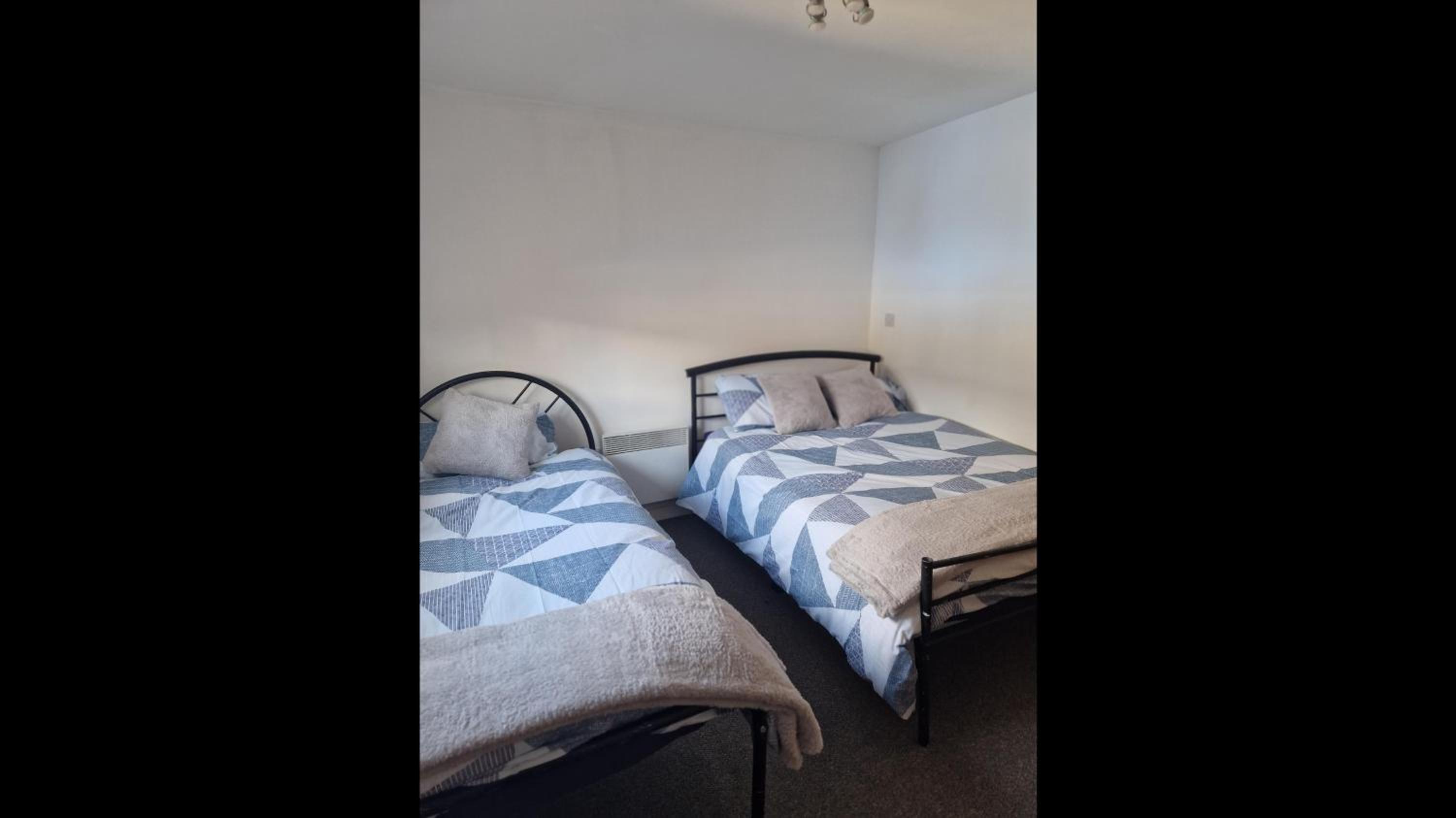 Apt - Sleeps 7 - Walking Distance to Attractions photo 5