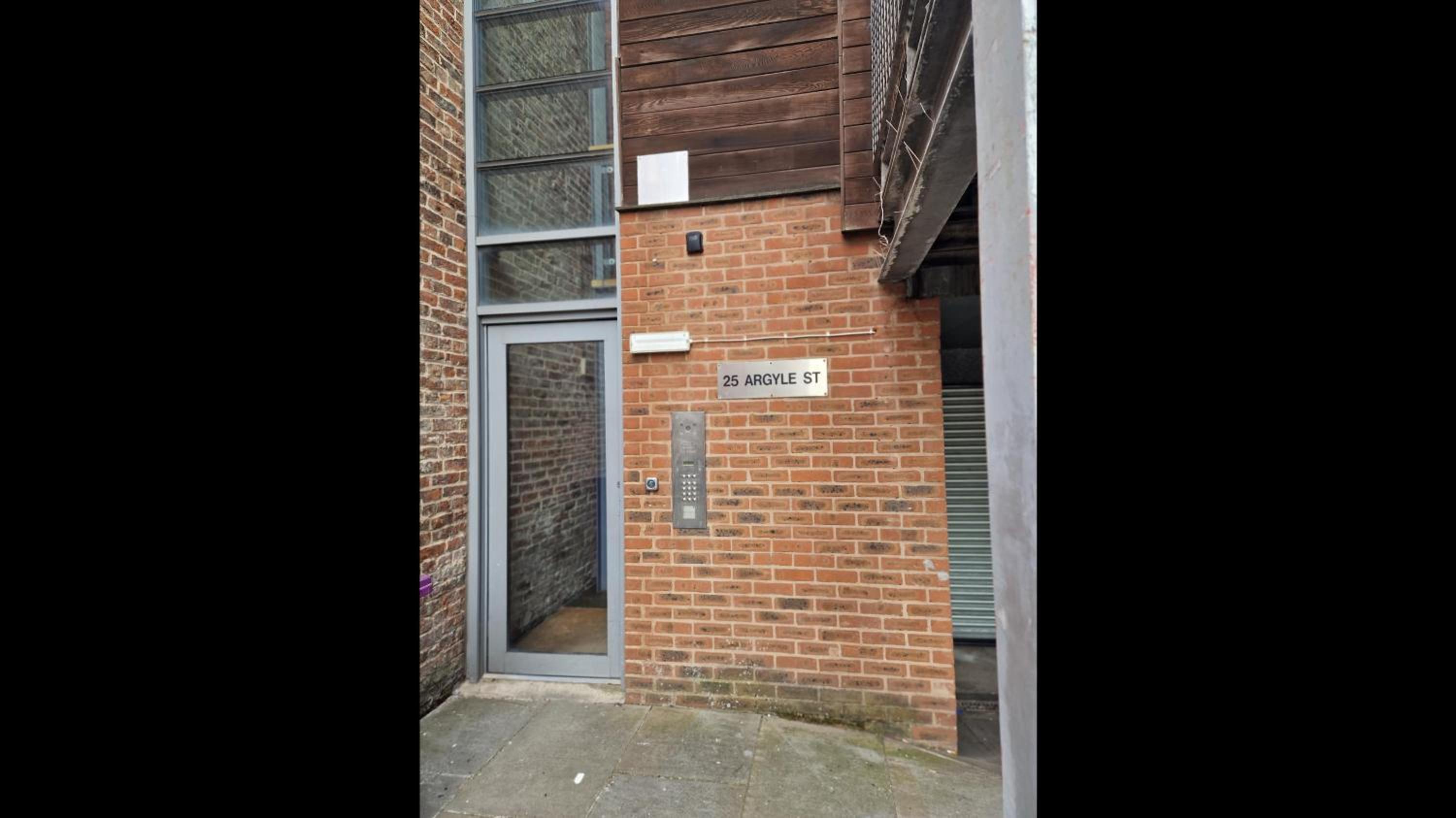 Apt - Sleeps 7 - Walking Distance to Attractions