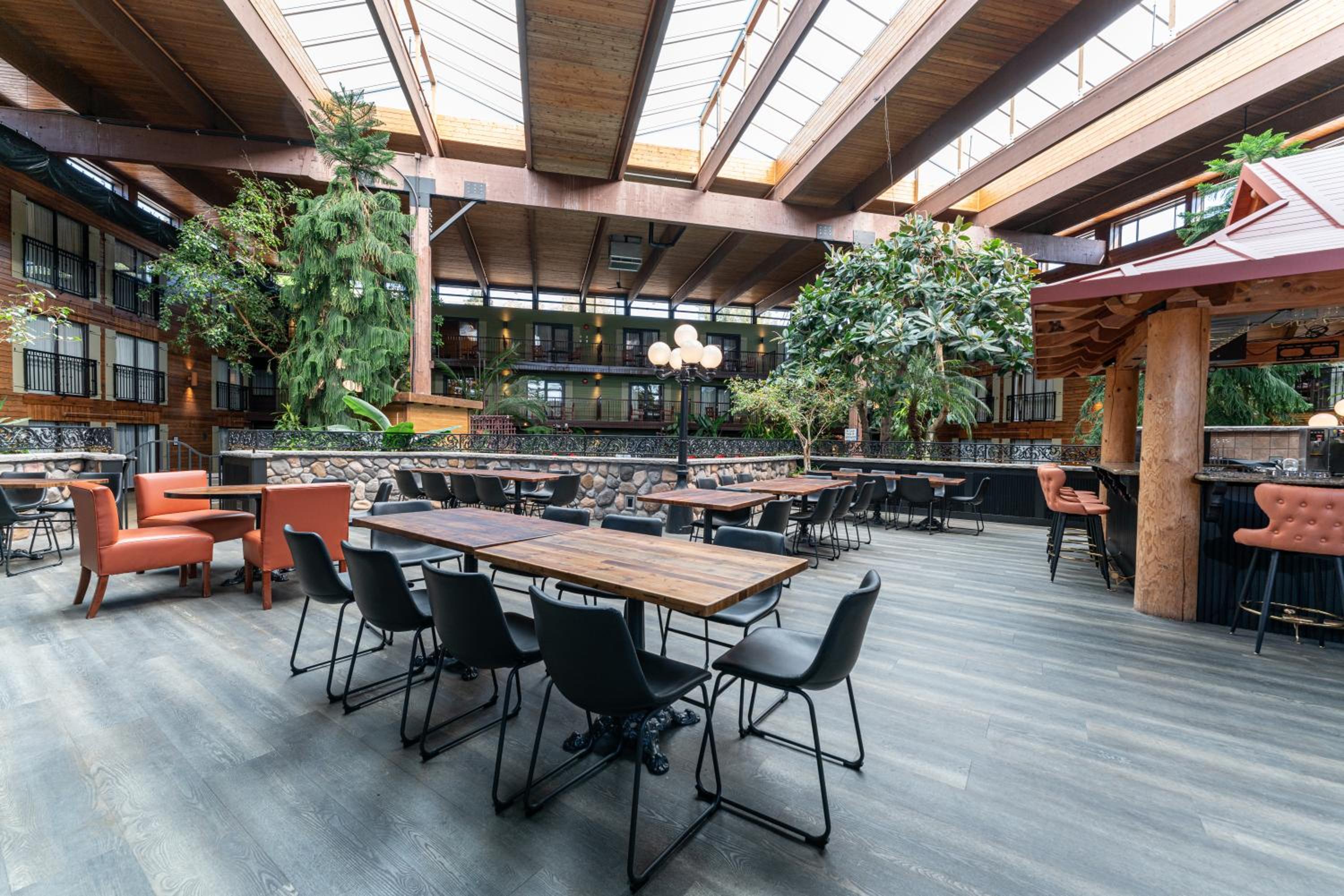 Vernon Vacations - Prestige Vernon Lodge - Property Image 1