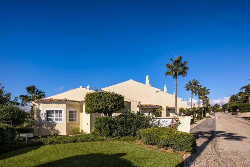 Hotel Casa do Verde at Presa de Moura near Carvoeiro and Ferragudo - Image 1